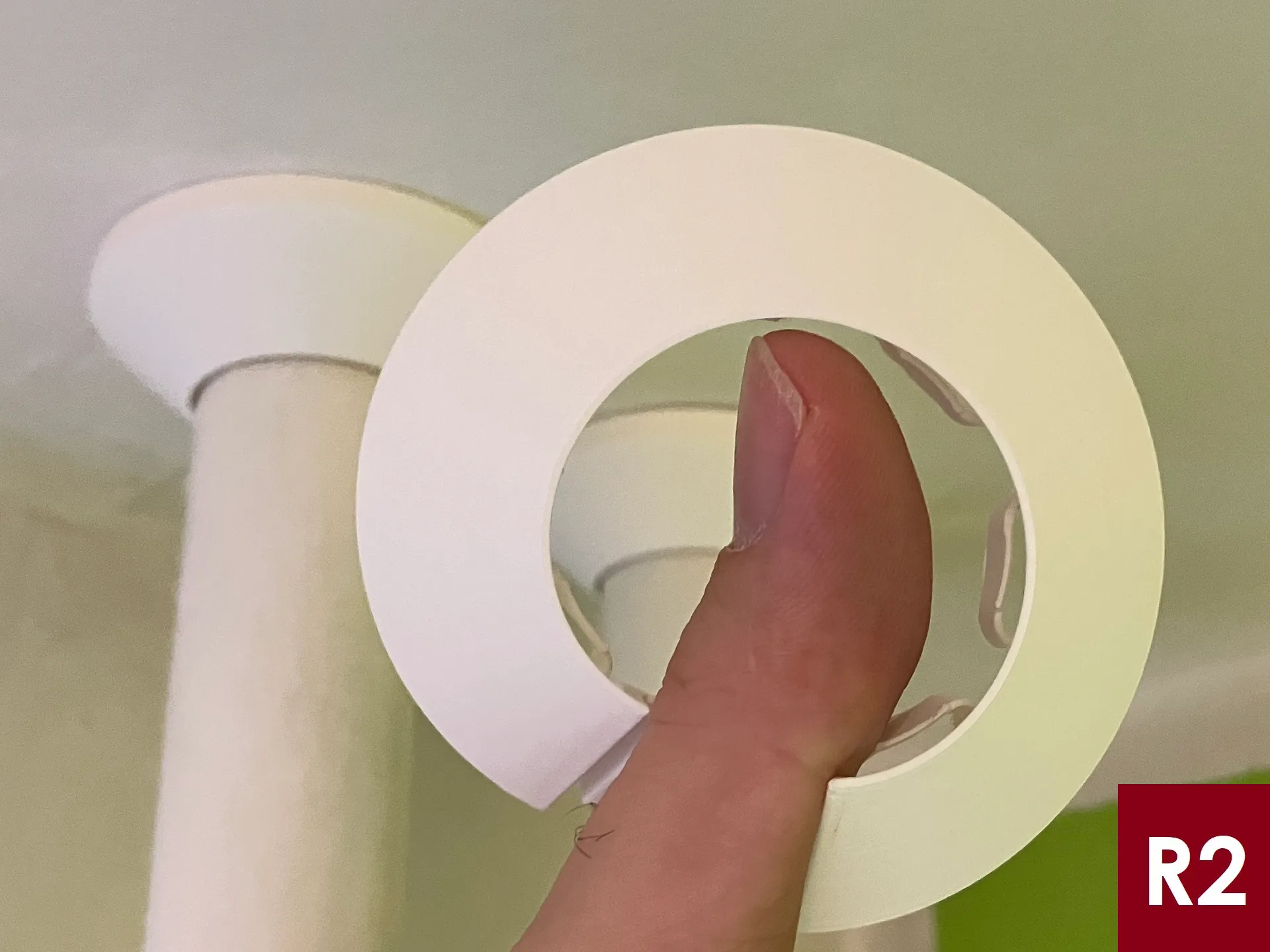 Springy pipe wall covers