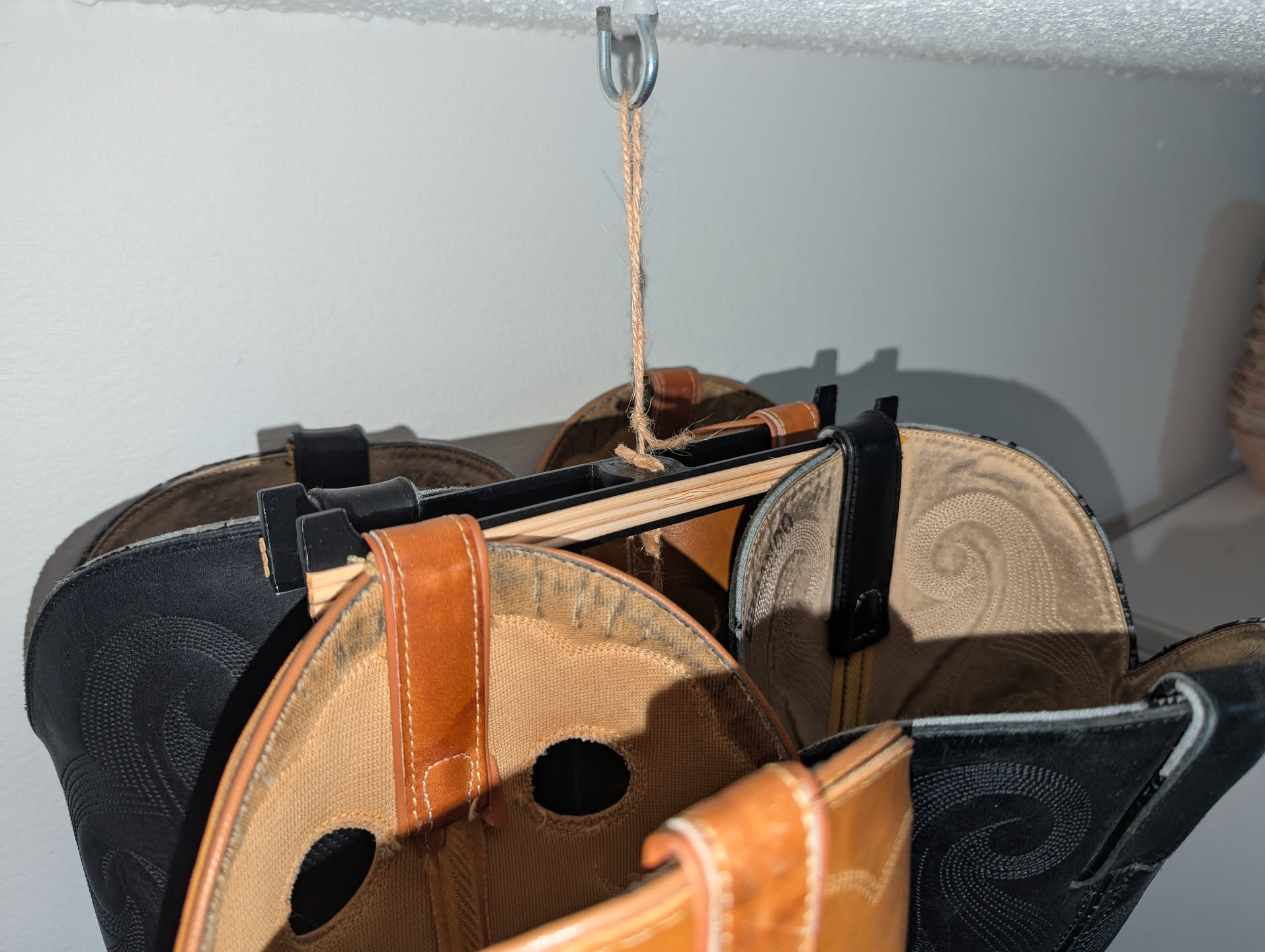 Miniatura 2 do modelo 3D Cowboy Boot Hanging Hook