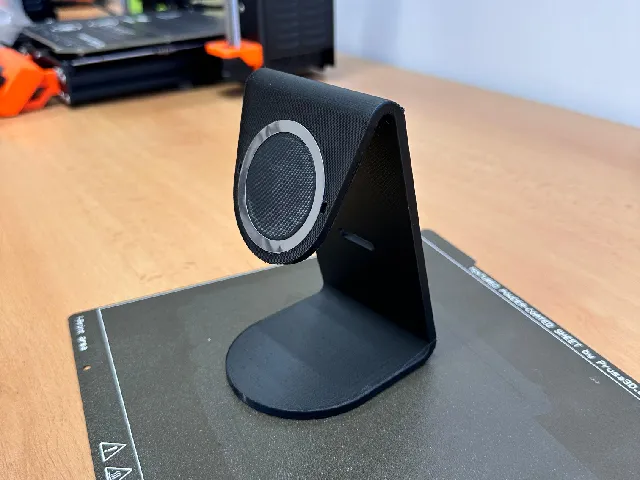MagSafe Stand for iPhone
