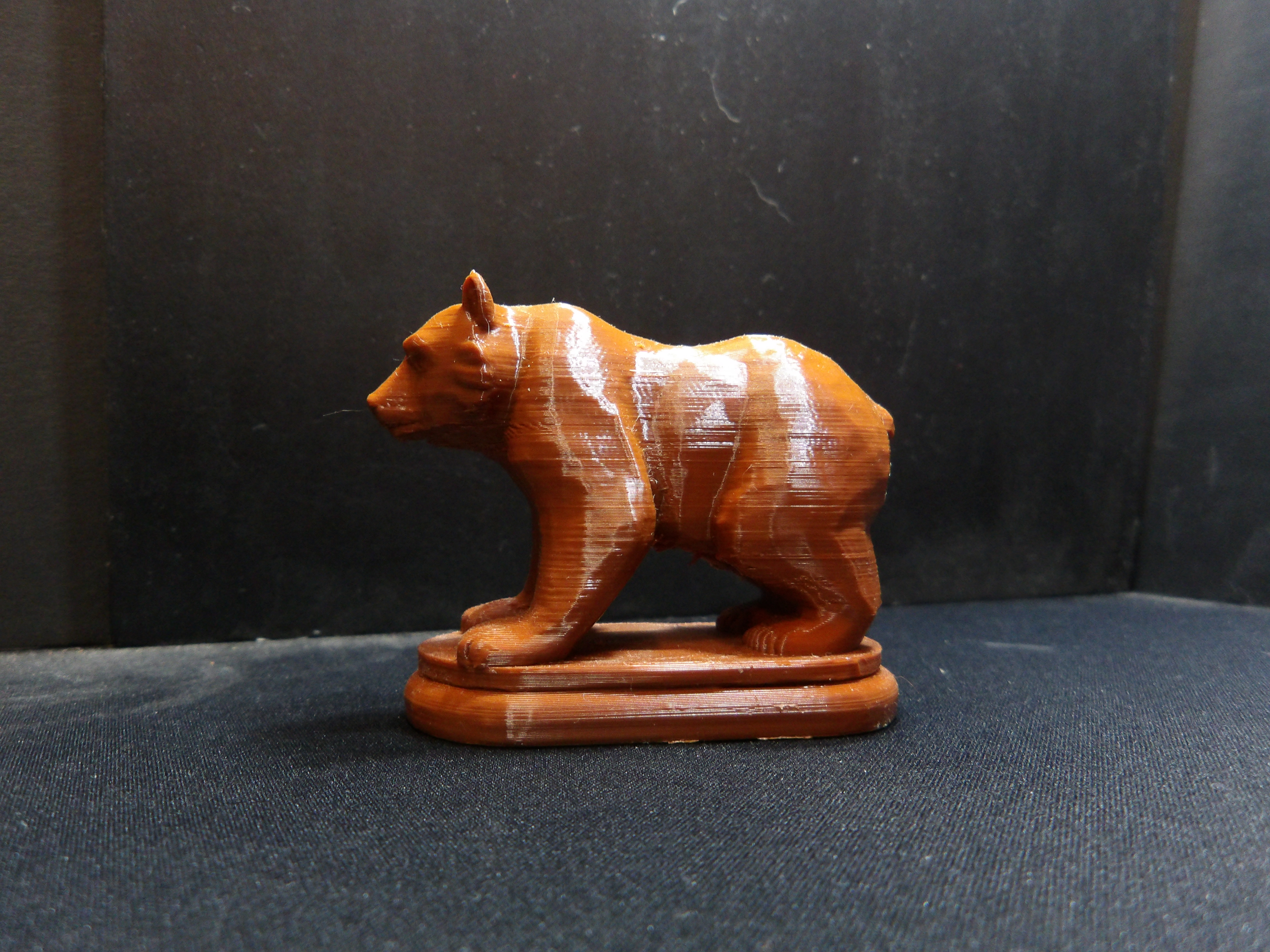 Bear carving statue. — miniatura 3