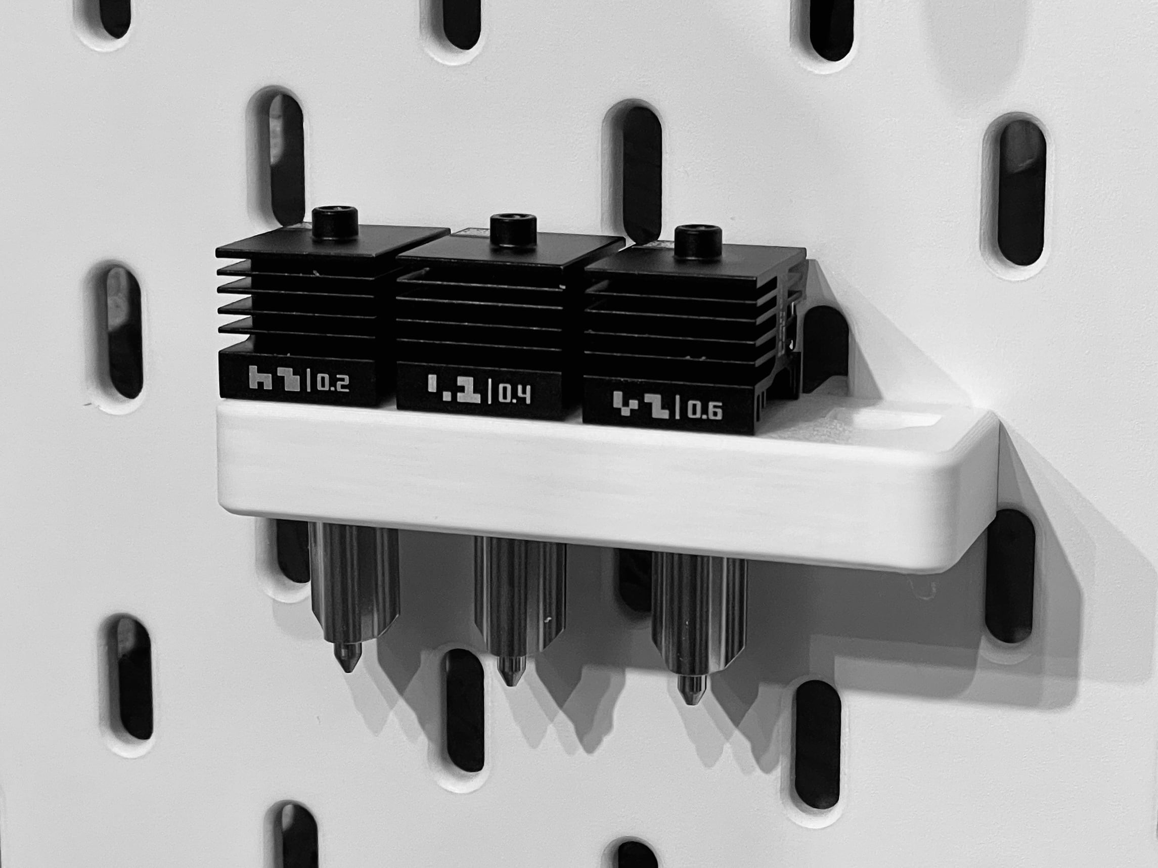 Skadis Bambu Lab H2D Nozzle Holder
