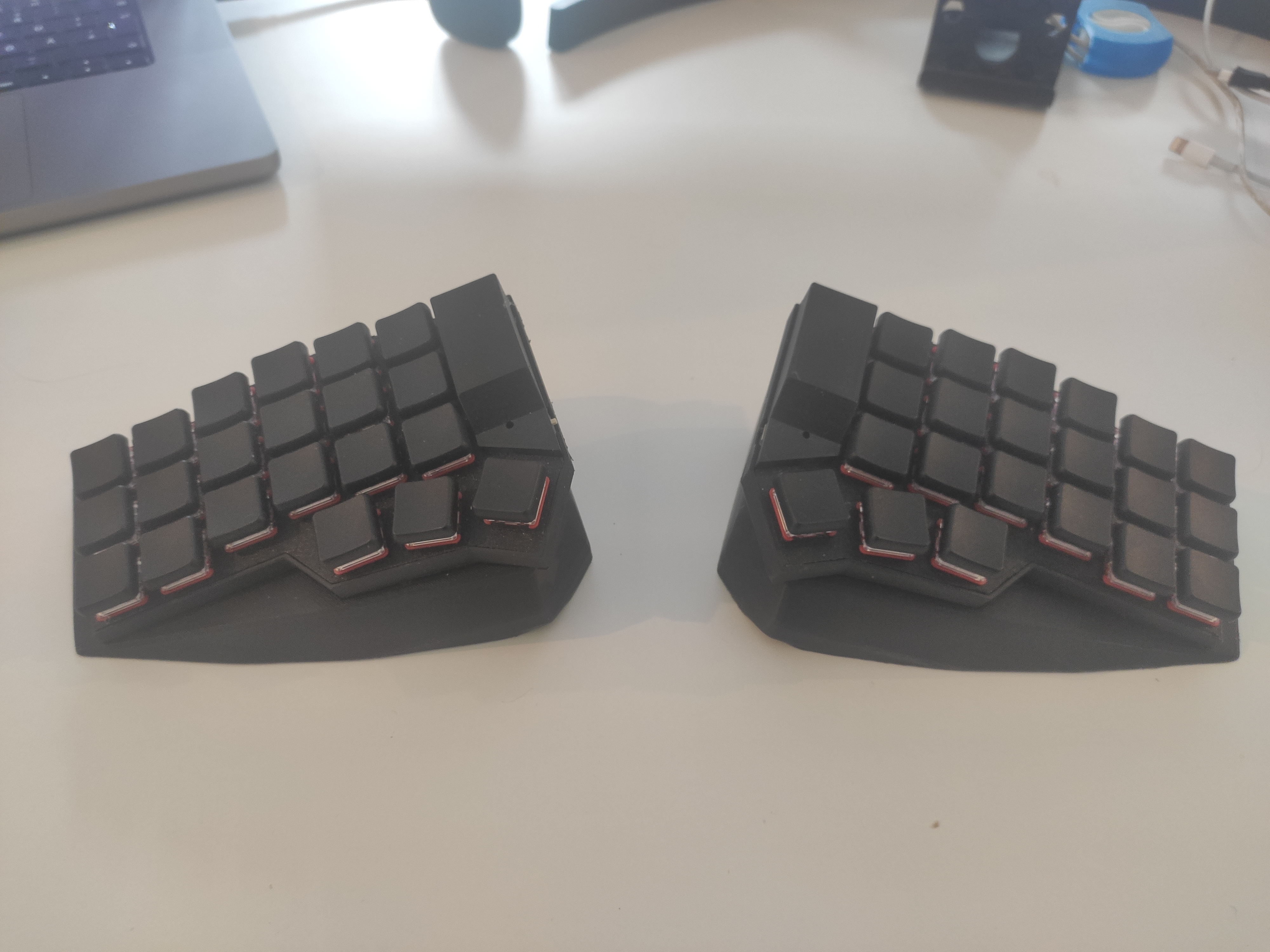 Corne Chocoflan keyboard with travel case