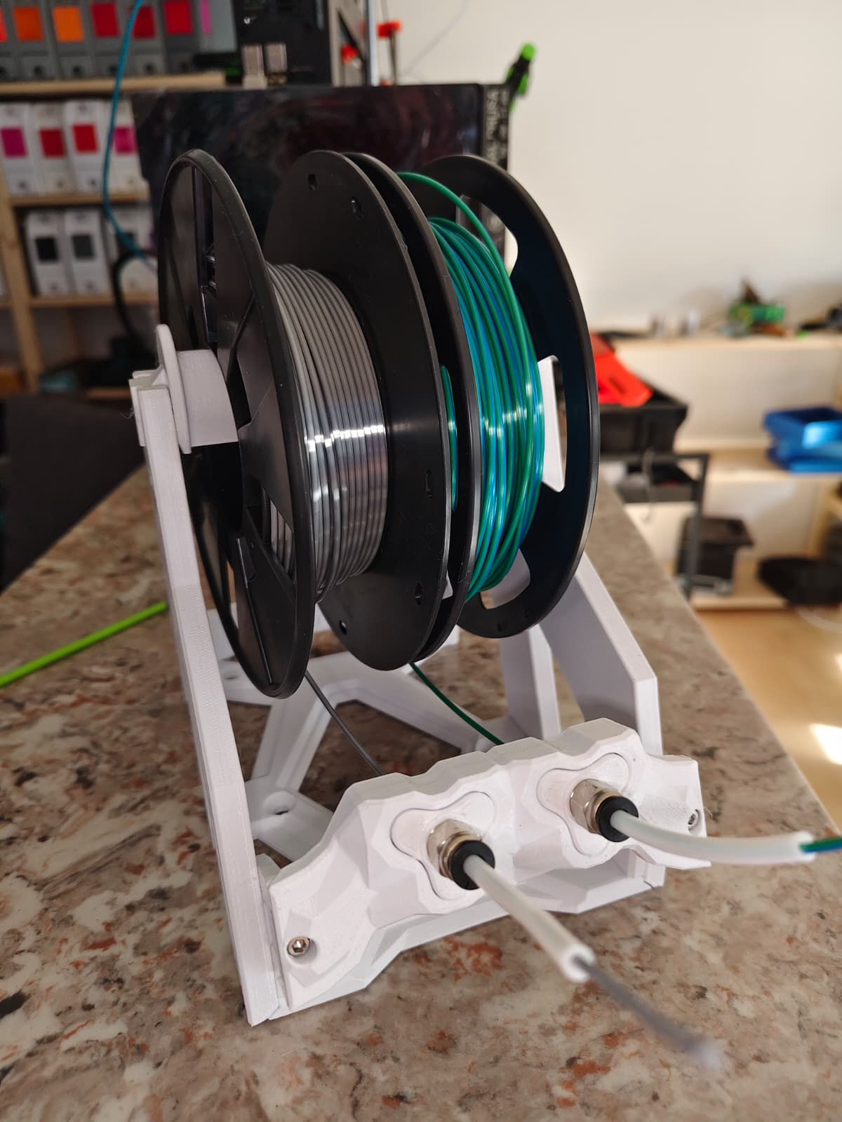 Dual Outlet For Spool Holder To Reverse Bowden