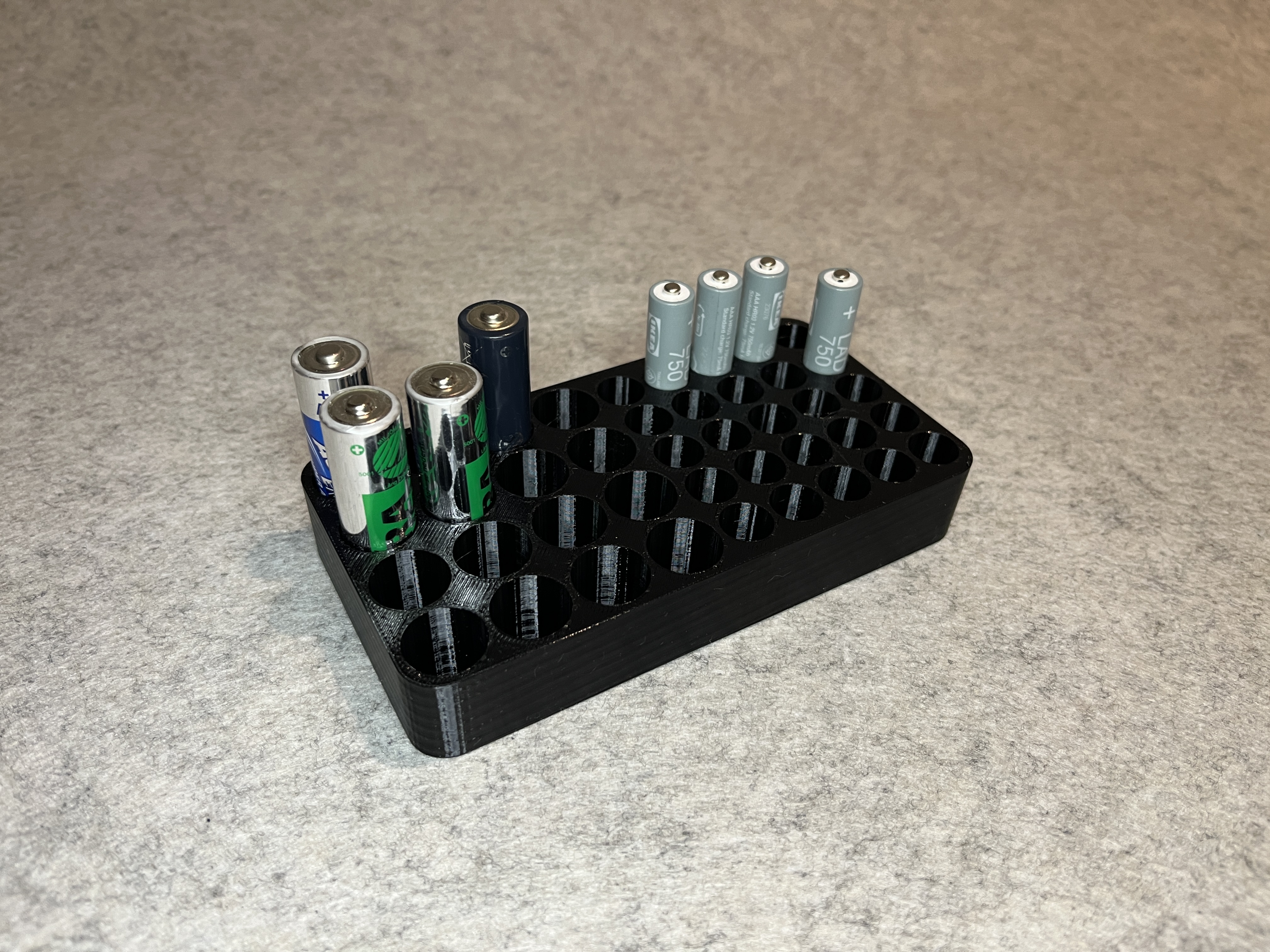 Battery holder for 16x AA and 25x AAA batteries