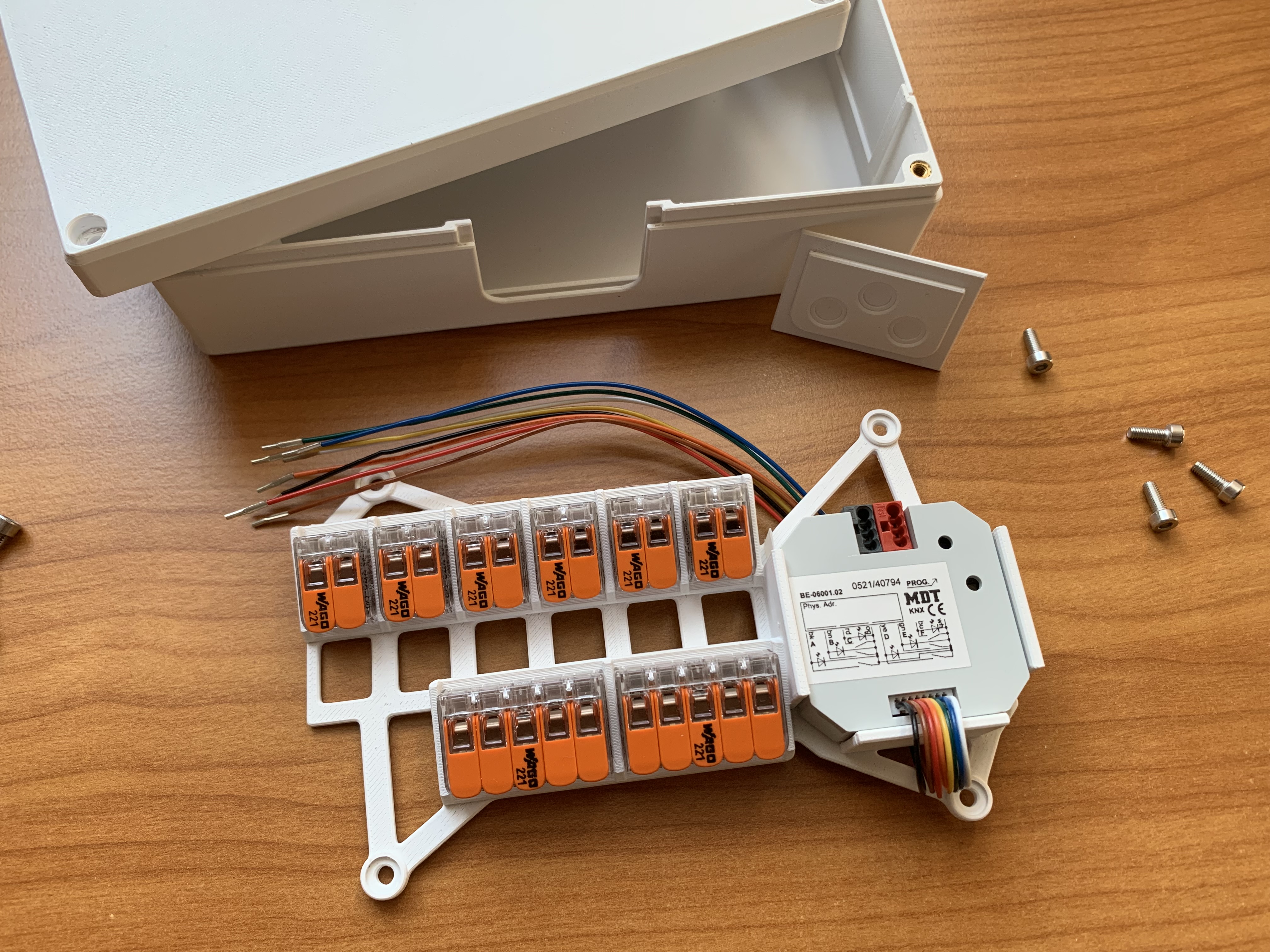 MDT universal input junction box — thumbnail 7