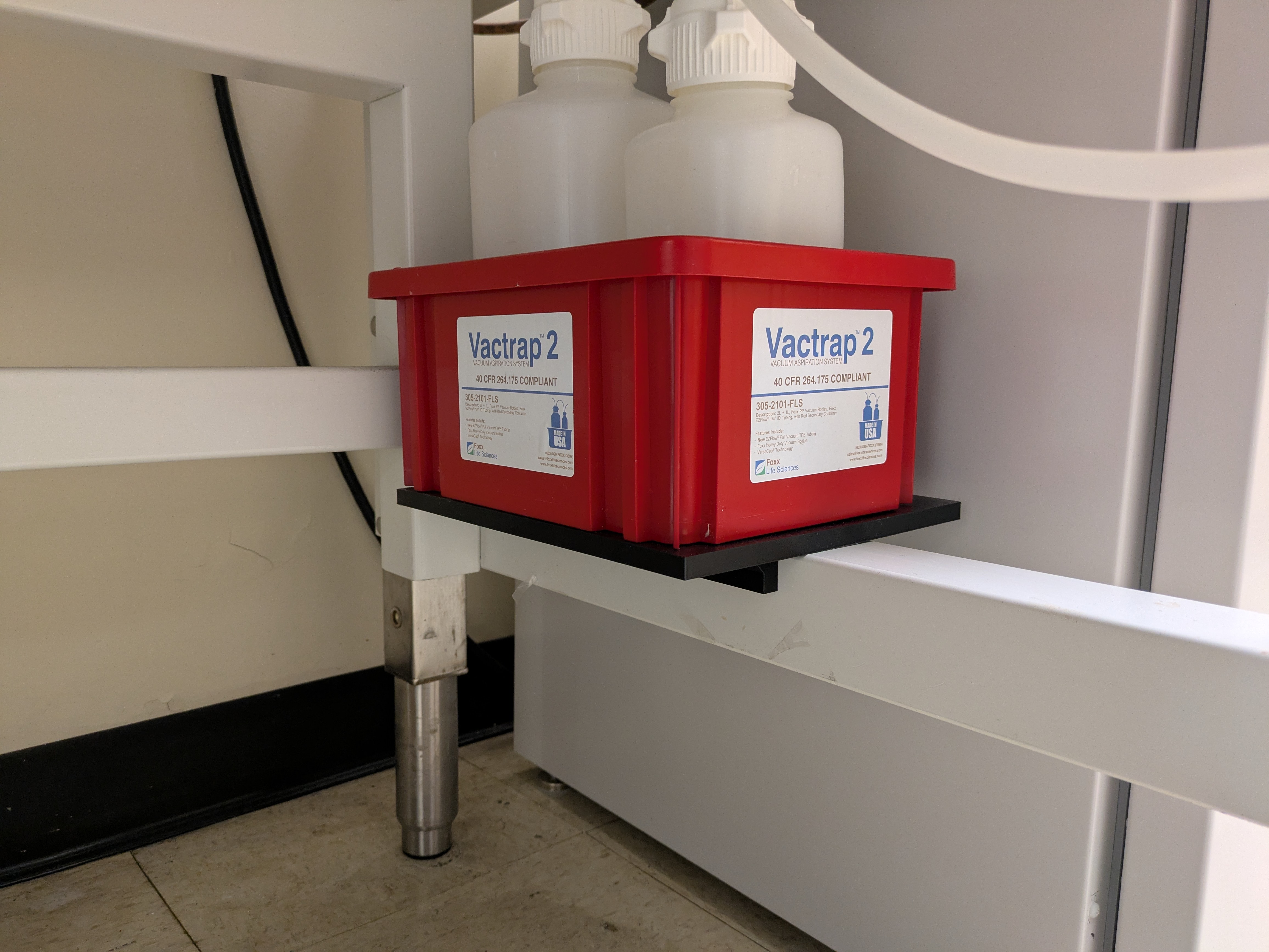 Vactrap shelf for Baker biosafety cabinet