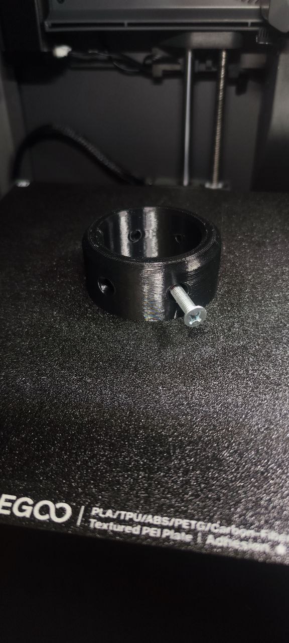 Computer gaming chair. Stopper ring for the gas lift cup of a computer chair.