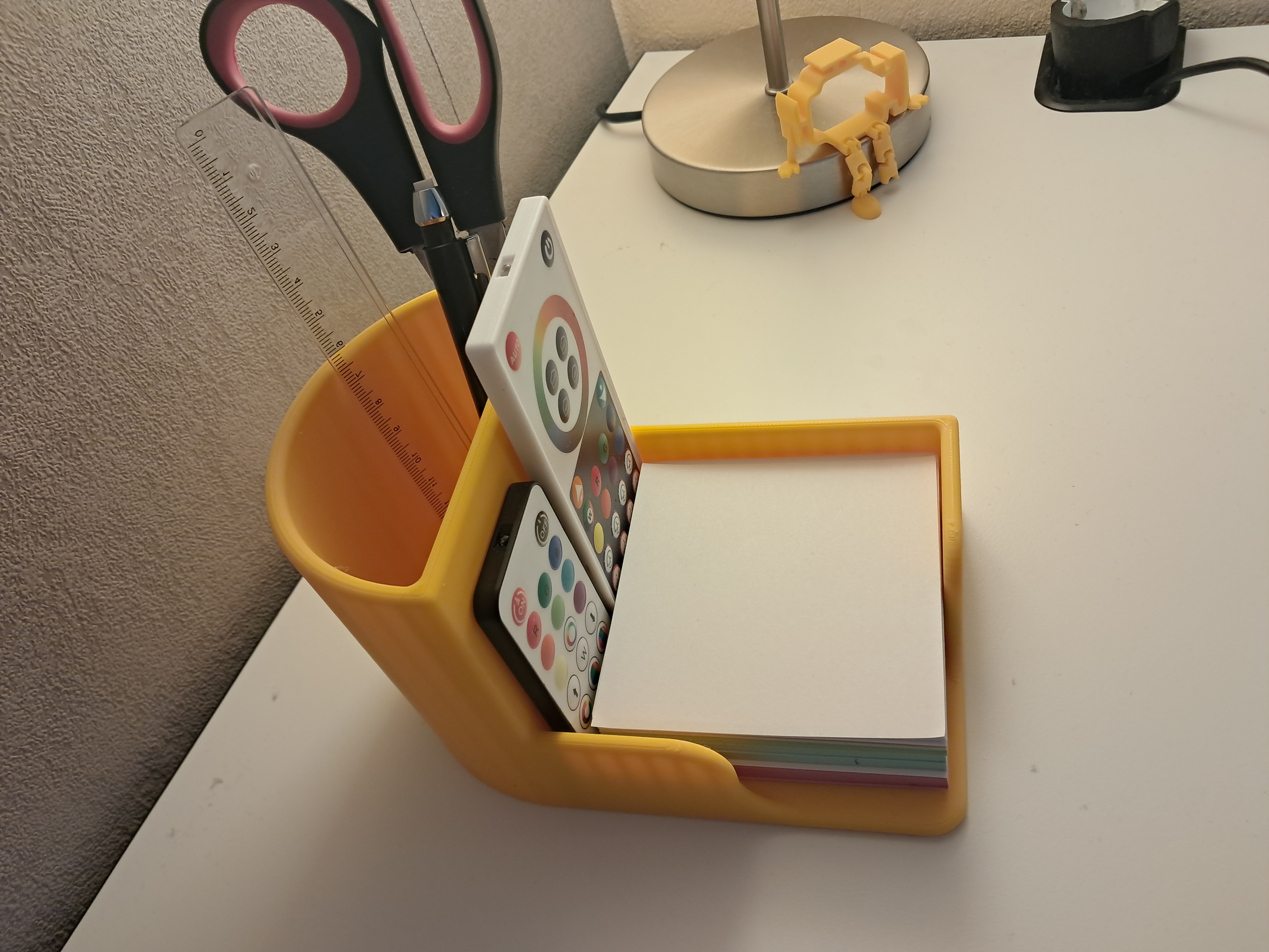desk_organizer_pens_notes — thumbnail 3