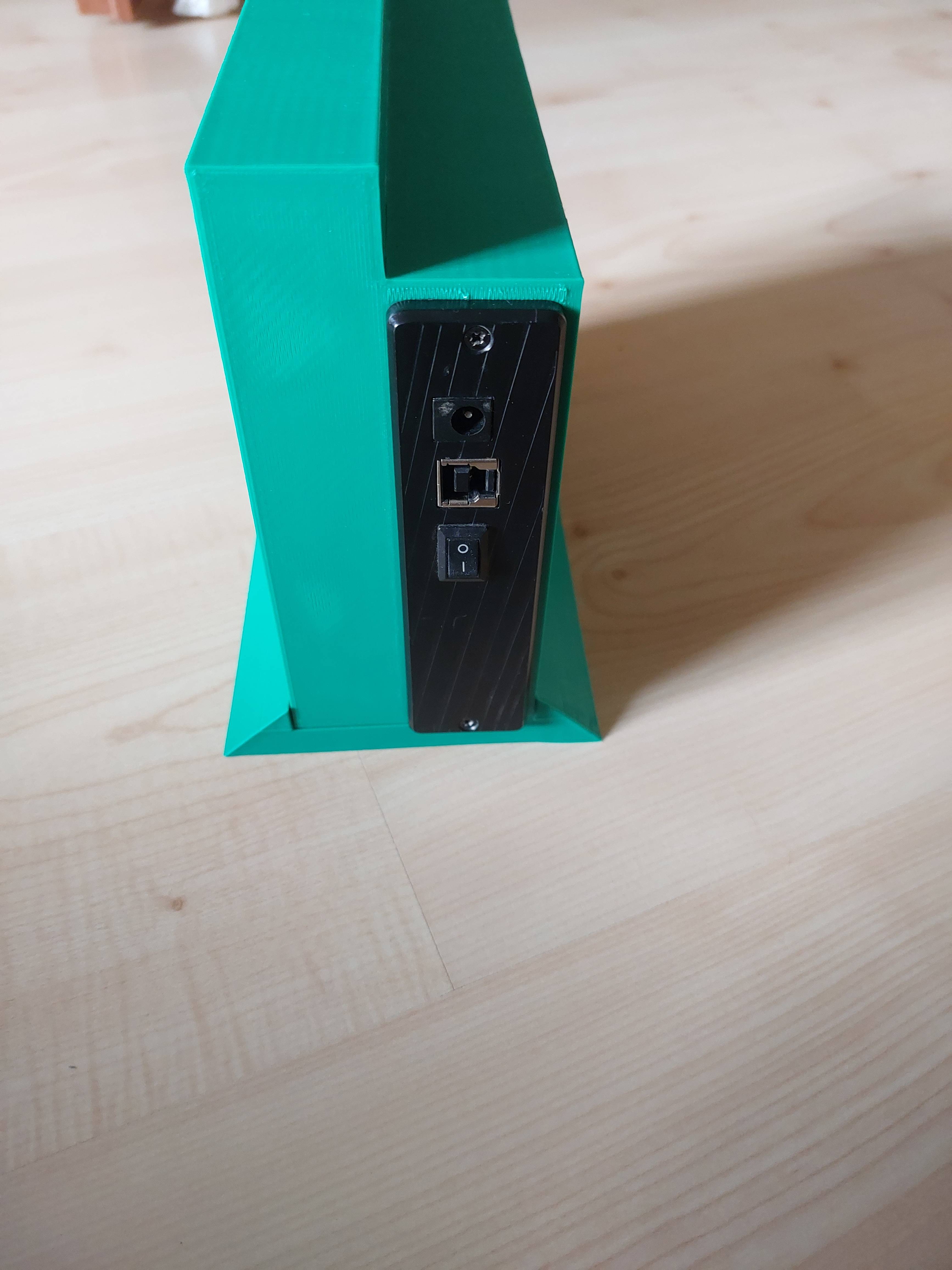 Axagon ALINEbox 3.5 inch HDD caddy replacement body with 120mm fan