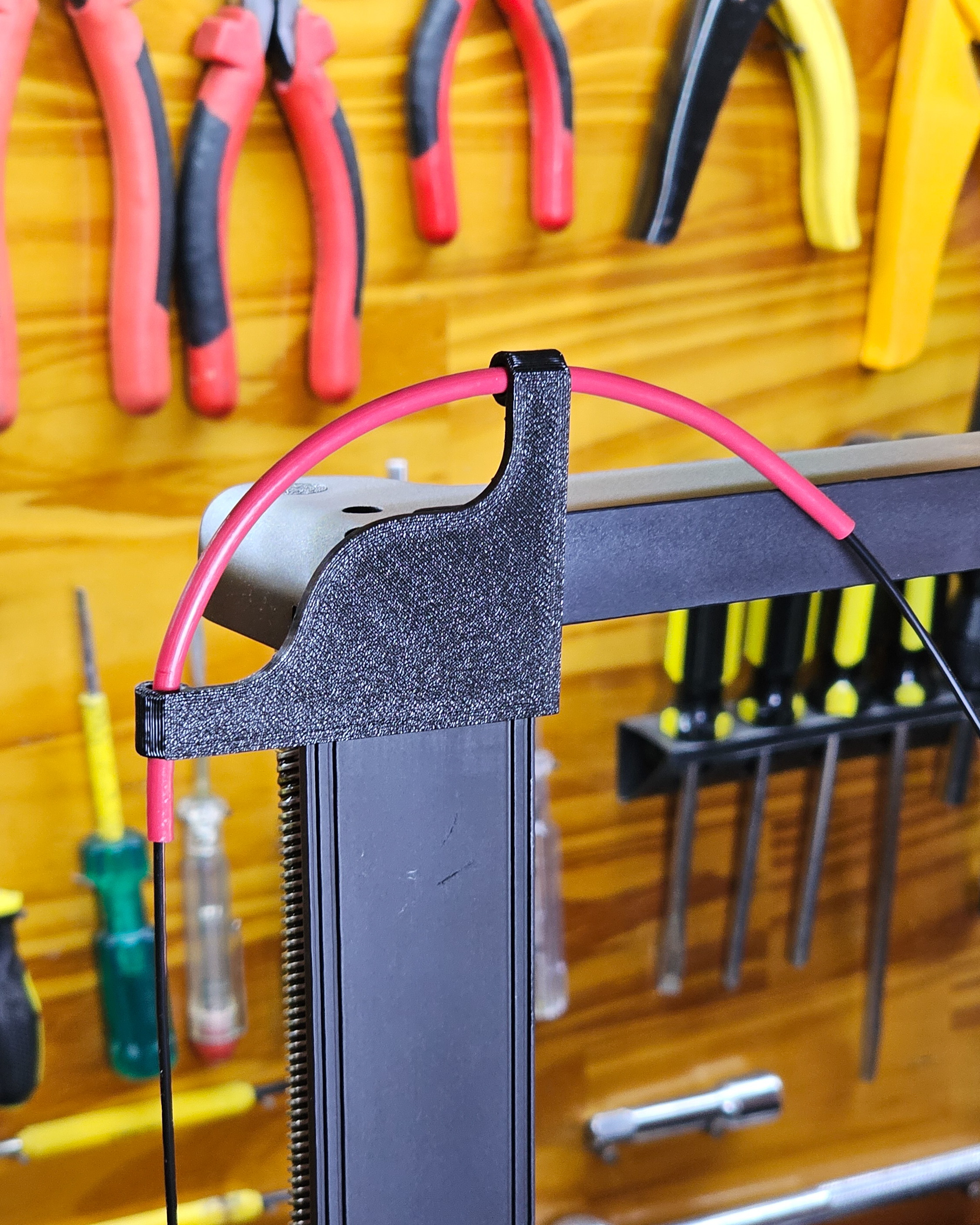 Simple filament guide for Ender 3 V3 KE / SE — external spool ready (4 mm PTFE tube, ~15 cm)
