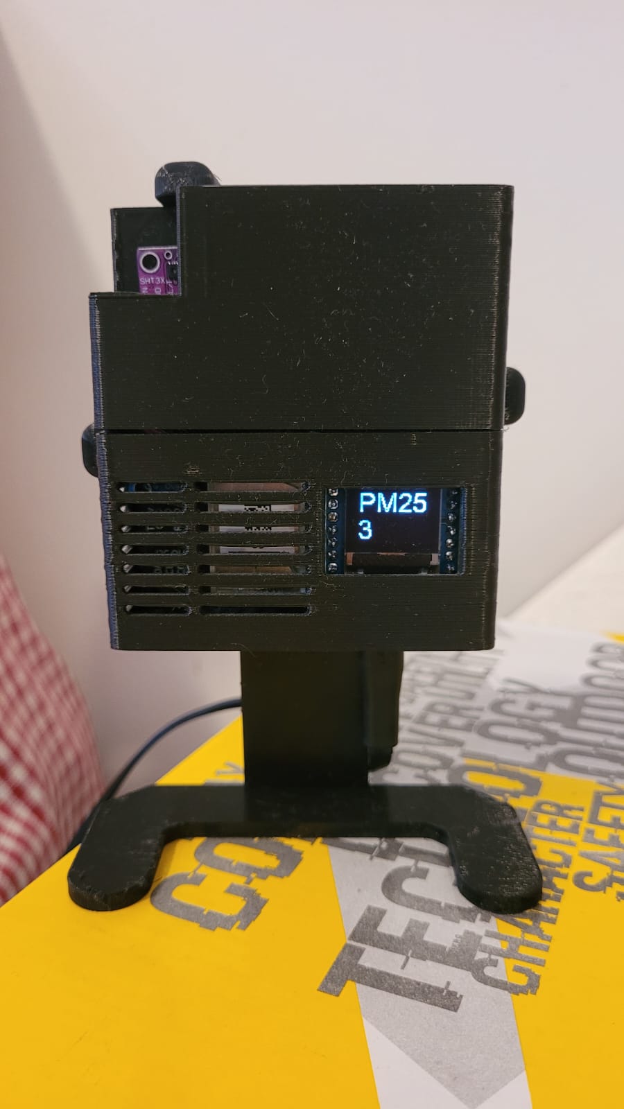 AirGradient DIY vertical stand