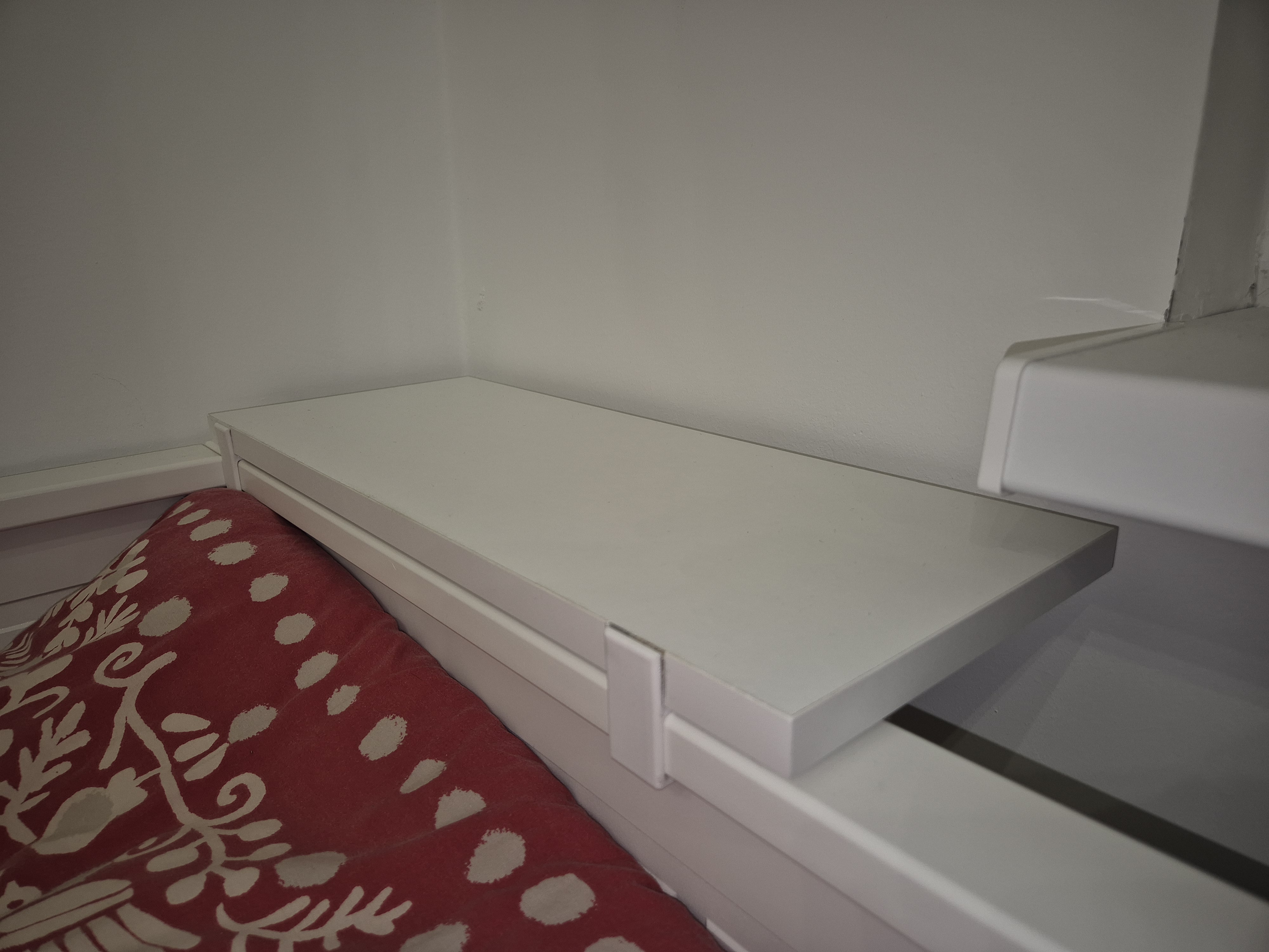 IKEA HEMNES Clip-On Bedside Shelf – No Drilling, No Damage, 3D Printable