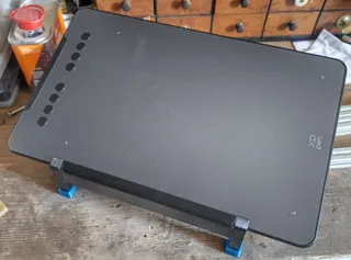 Graphic tablet sturdy stand over large keybord