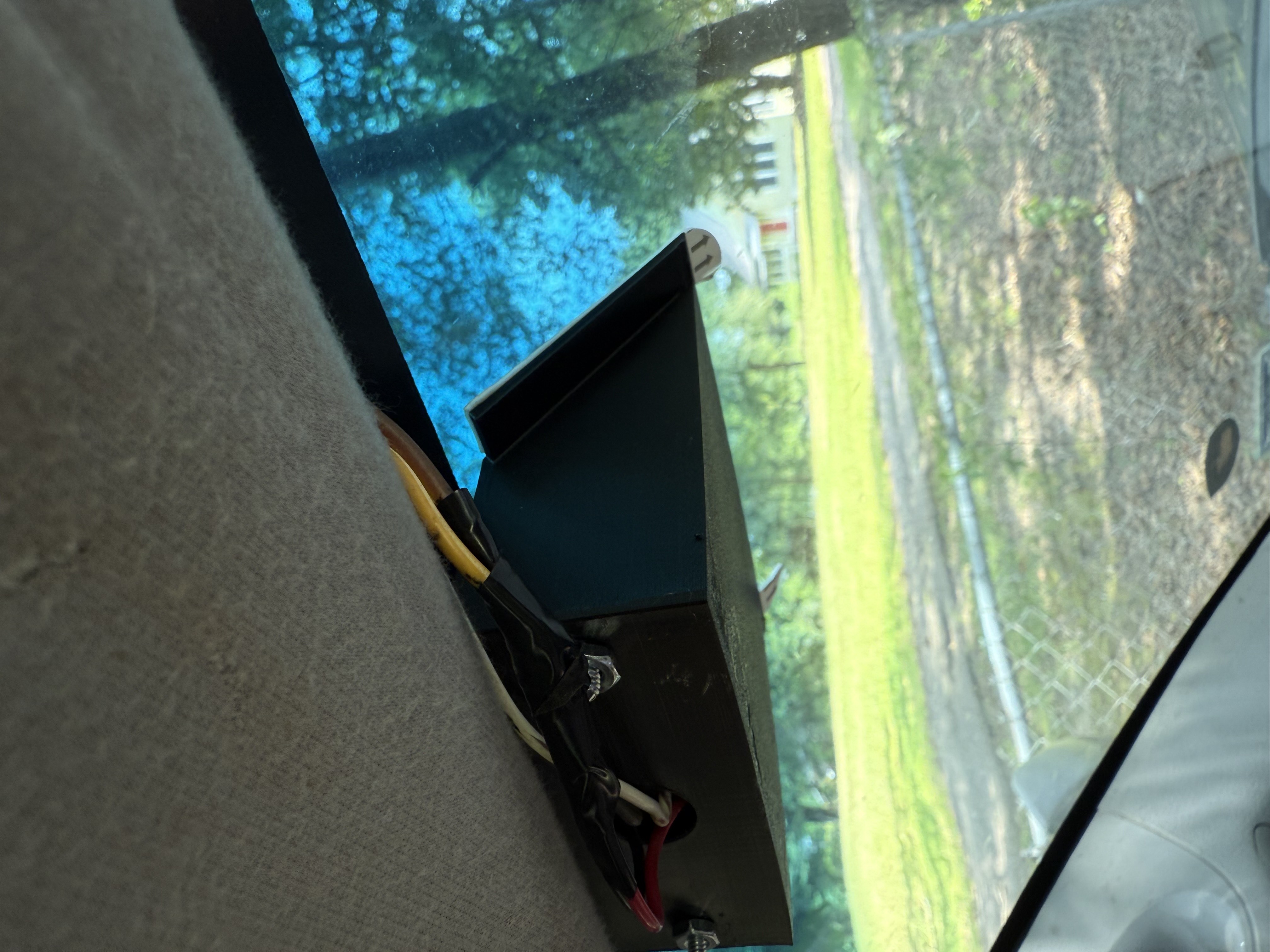 Whelen LIN3 emergency light windshield housing