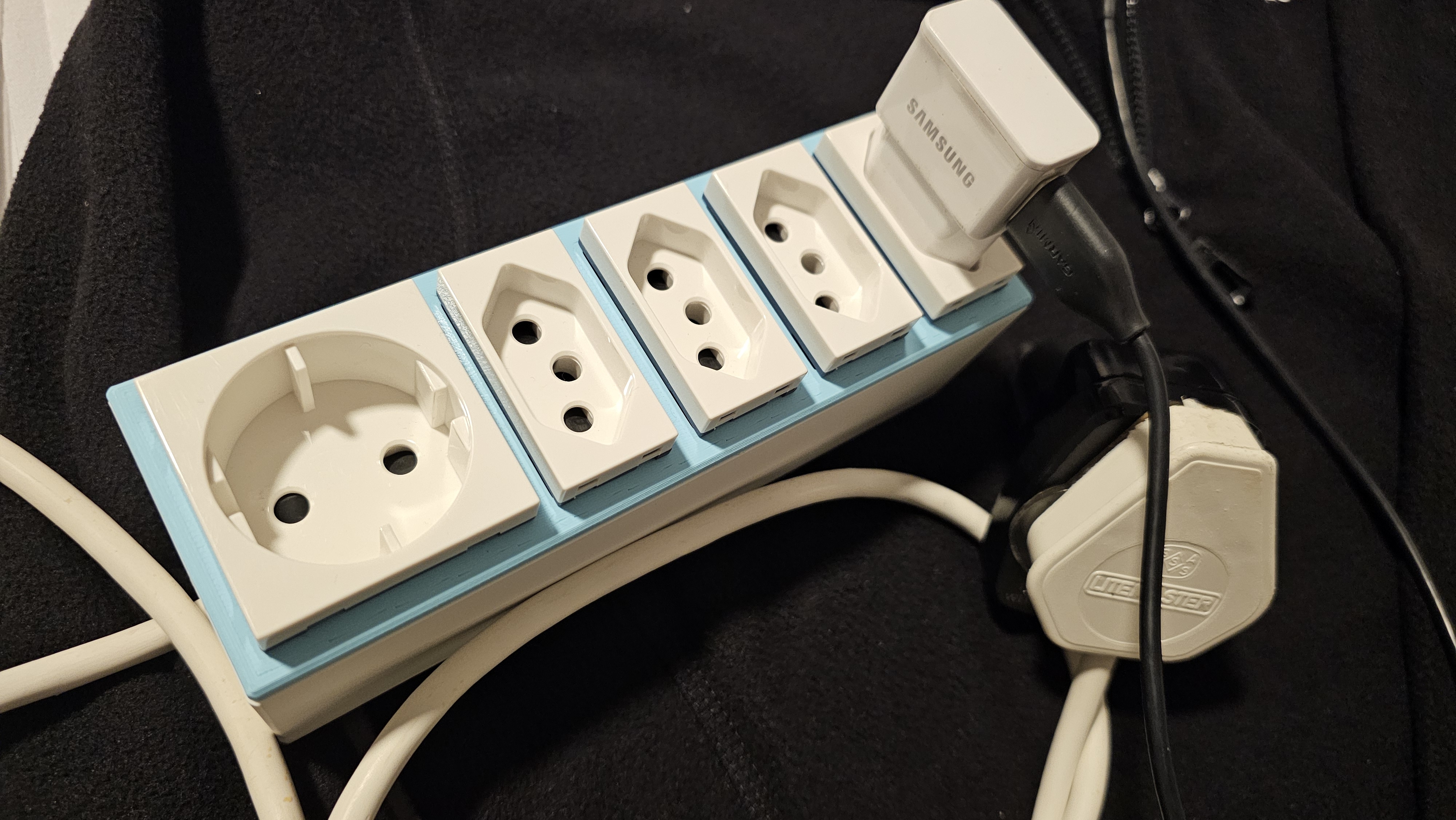 Compact type F and N multiplug - code updated