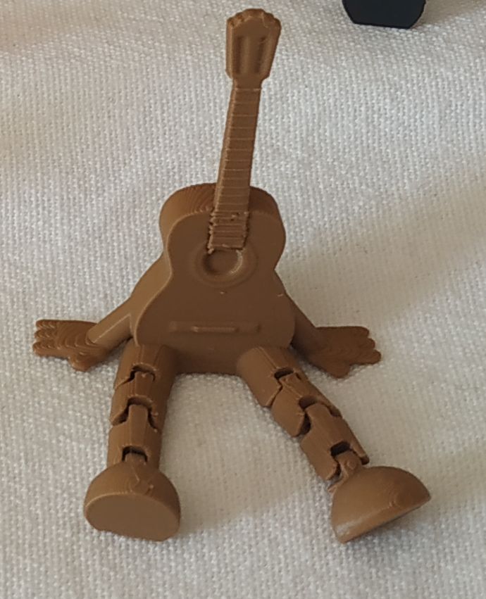 Acoustic guitar ... with feets an hands