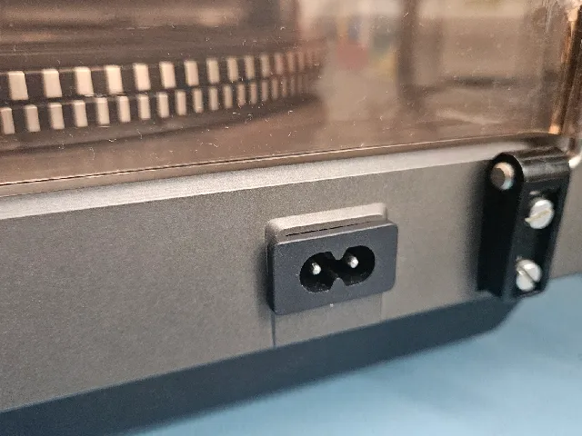 Power socket mount for Philips 673 turntable
