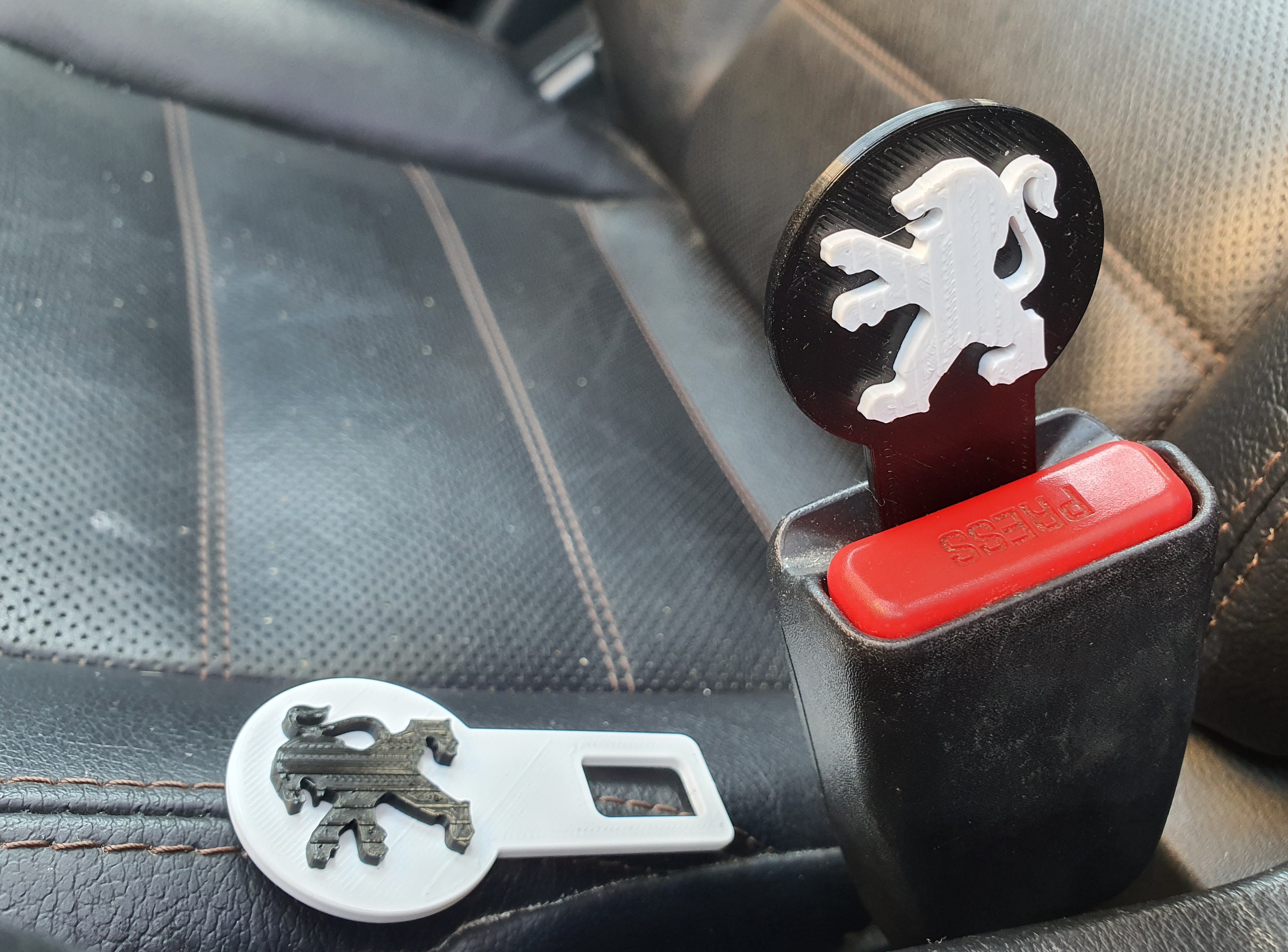 Seat belt - deactiv alarm. Alfa Romeo, Audi, BMW, Citroen, Cupra, Dacia, Jaguar, Land Rover, Ferrari, FIAT, Mazda, Mercedes, MG, Mini, Opel, Peugeot, Porsche, Range Rover, Renault, Seat, Skoda, Toyota, Volvo, VW.