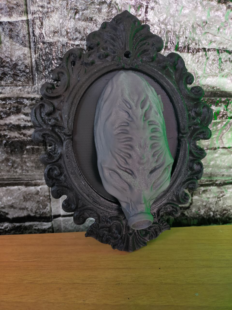 Miniatura 7 do modelo 3D ALIEN FRAME – Gothic Sci-Fi Wall Art