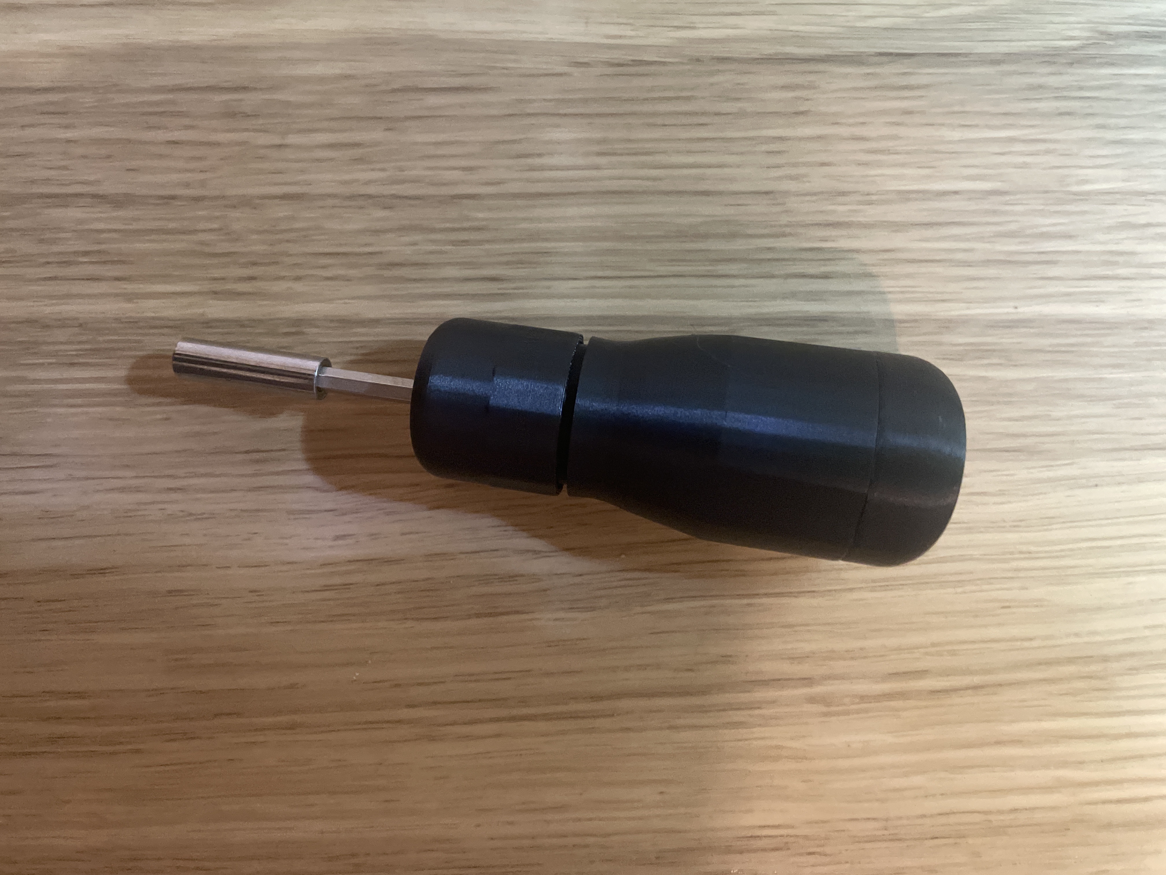 Stubby Screwdriver with bit storage