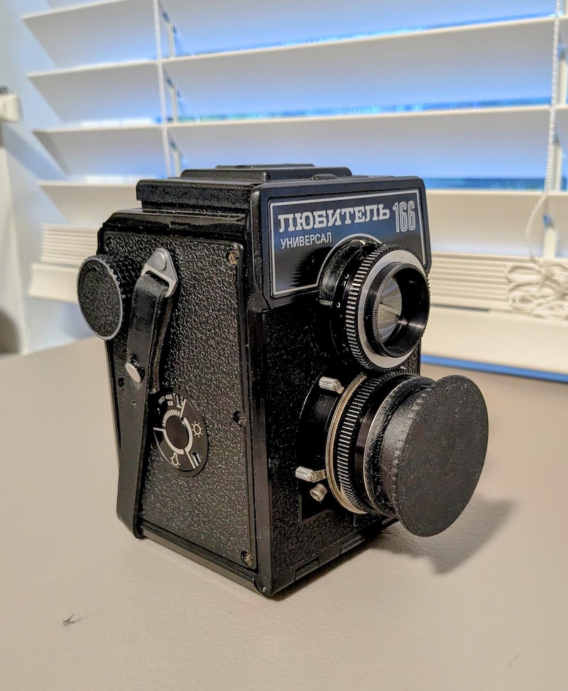 Lens shade +cap for a Lubitel camera