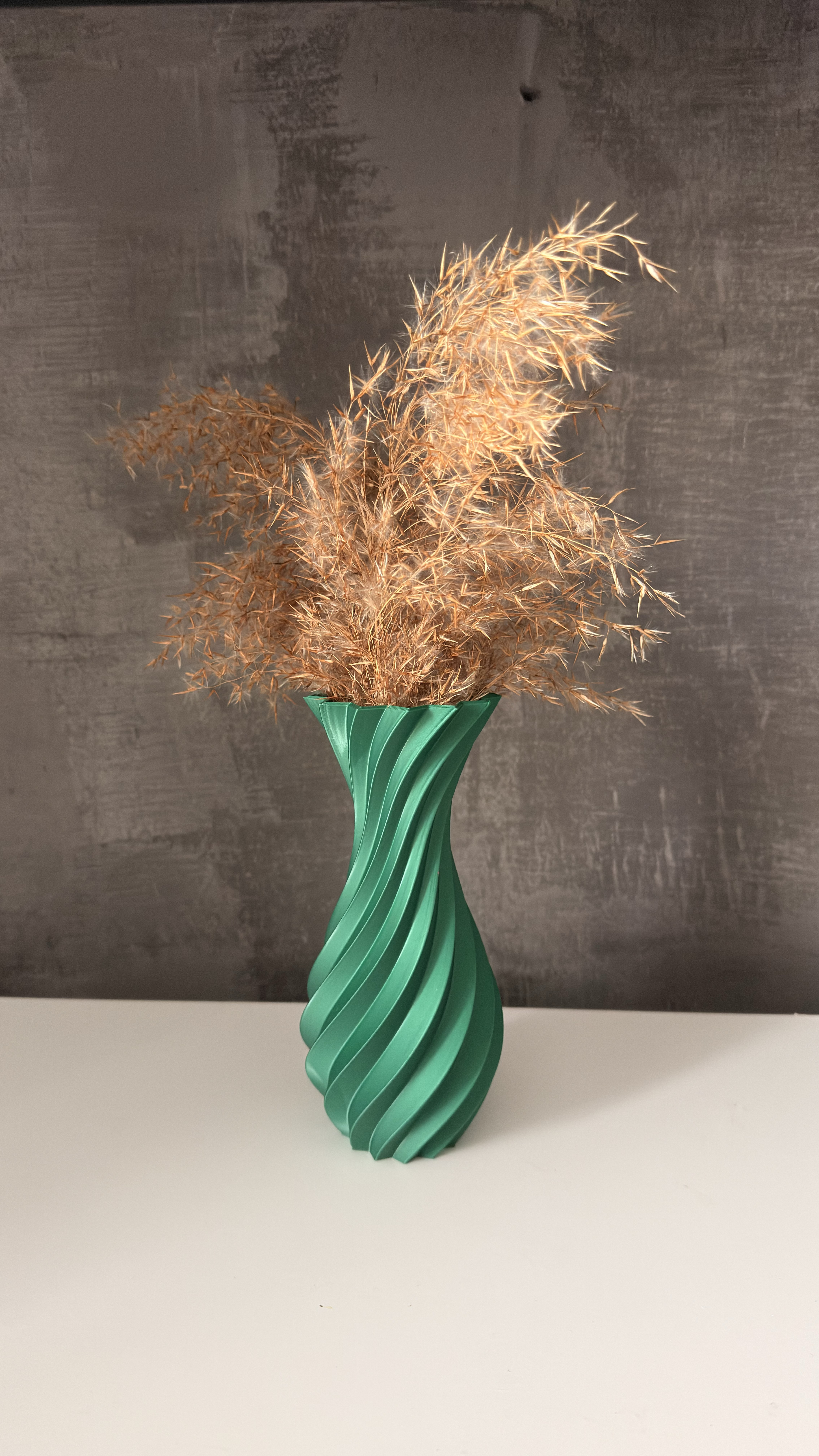 Twisted vase, sleek and elegant appearance