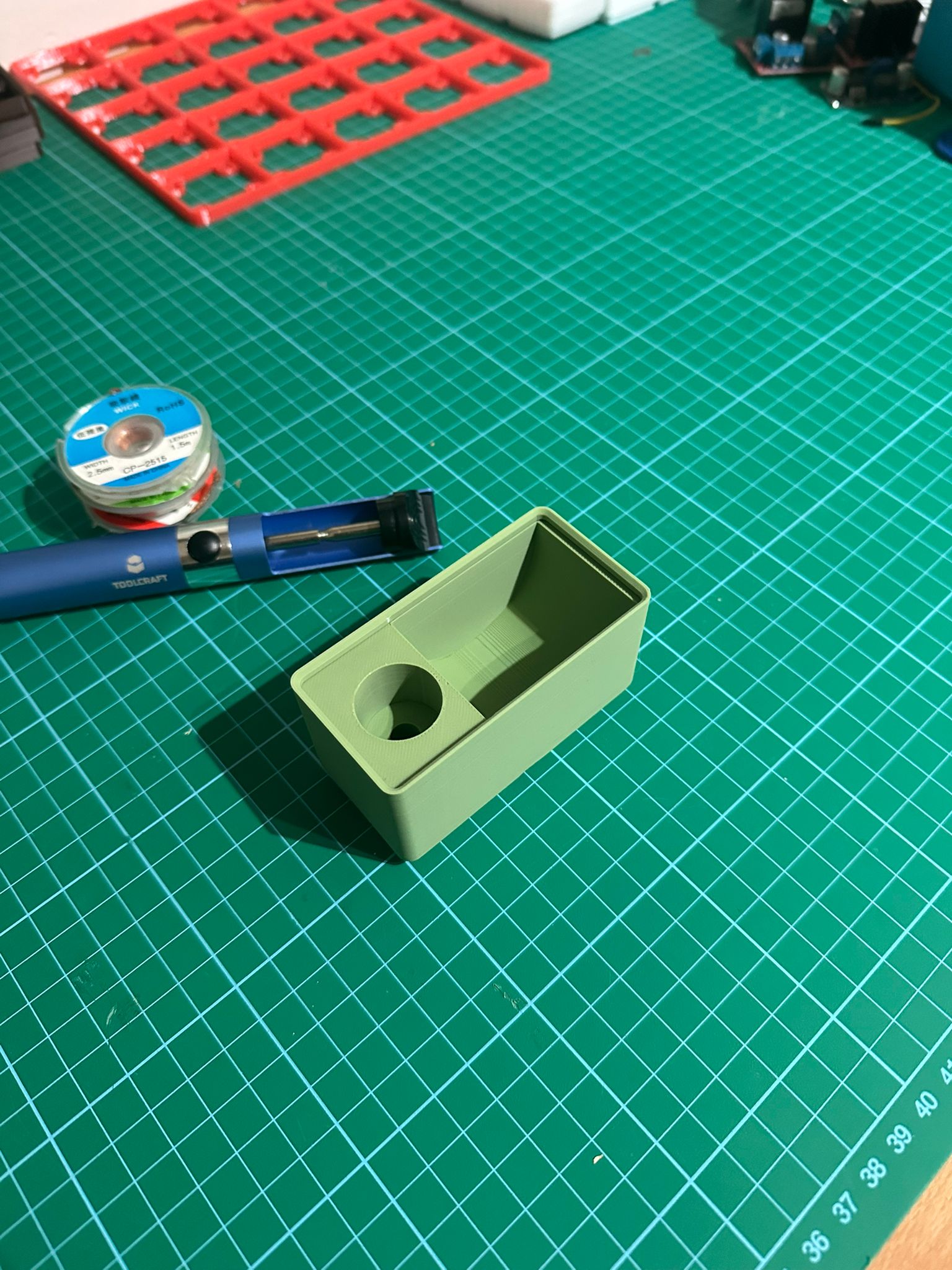 Gridfinity Entlöt Pumpe + Entlöt Litze(Desoldering Pump+desoldering braid)