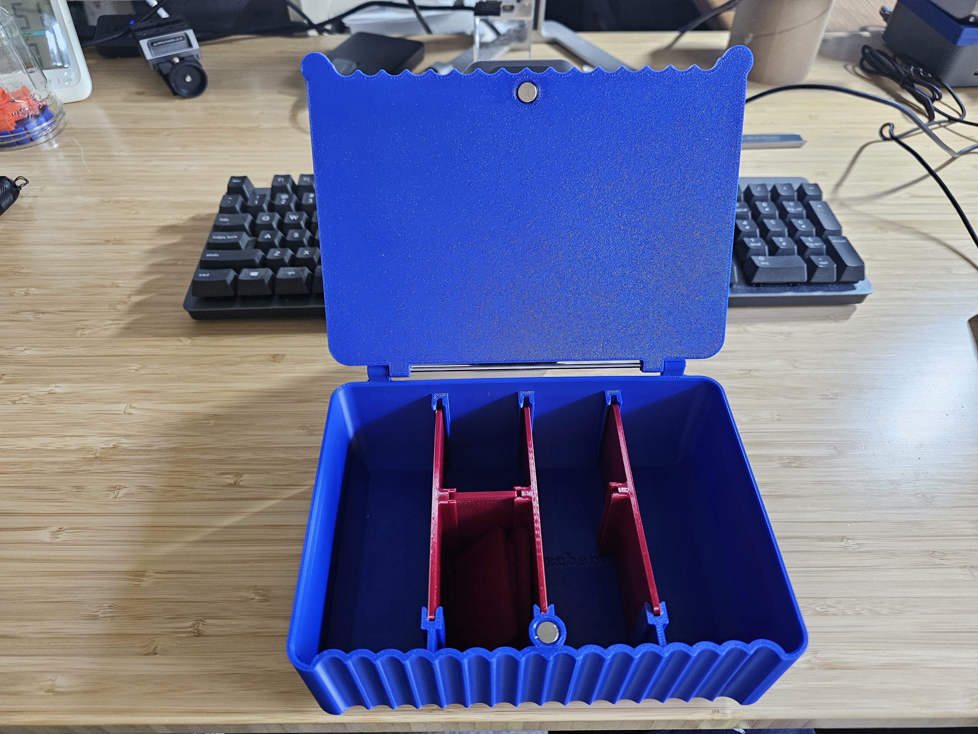 Nifty 5x7x3 Box with Magnetic Closure 3D model