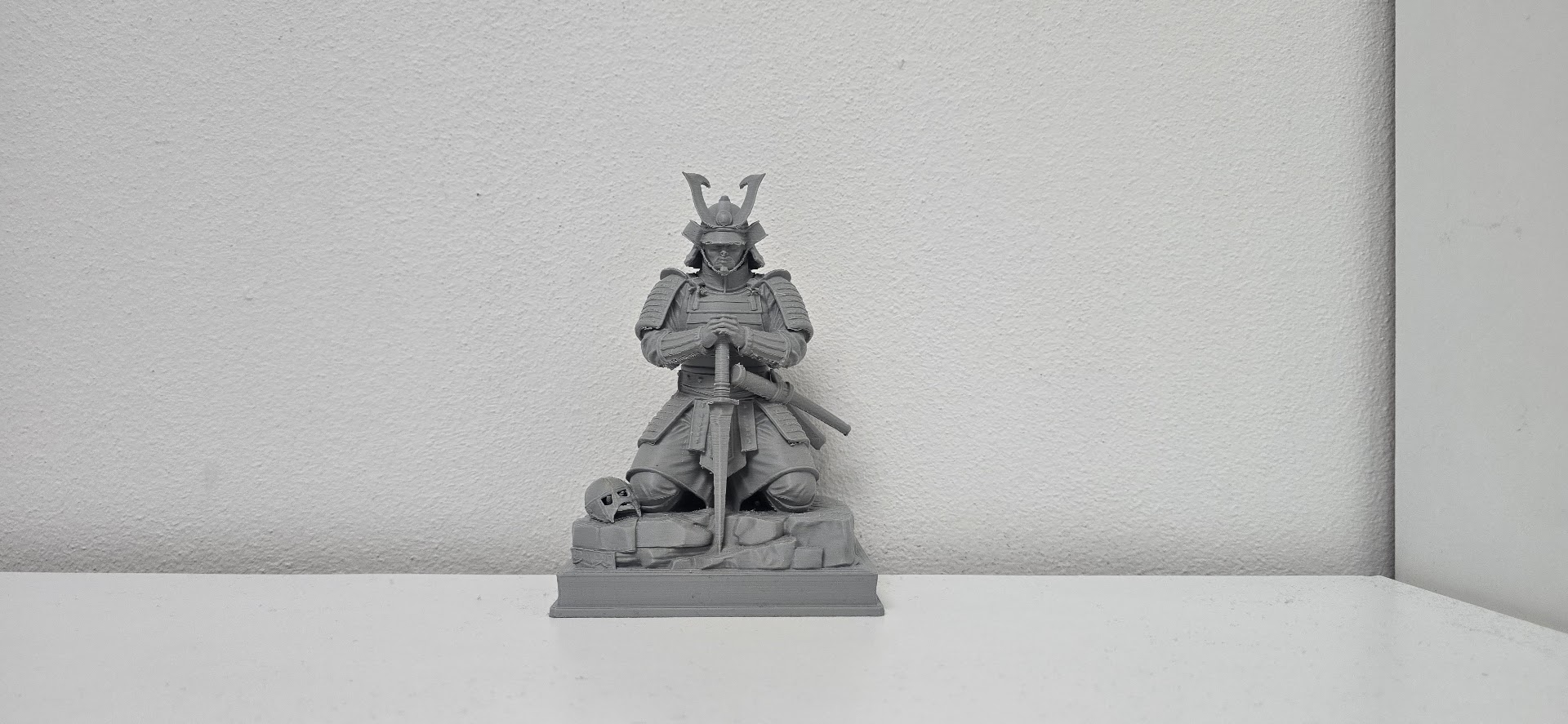 Ronin Samurai Kneeling Statue