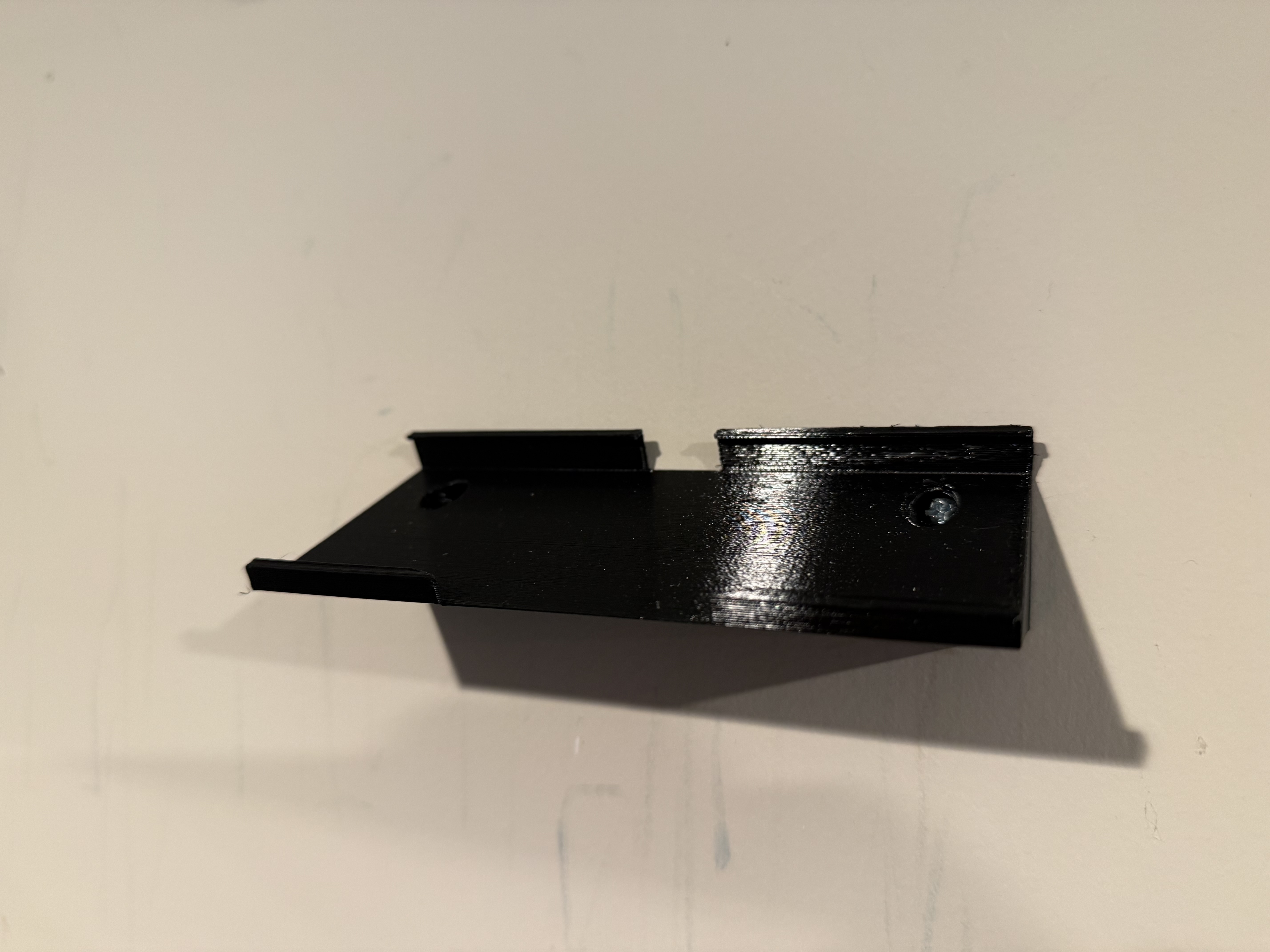 Wall bracket for lego midi-scale ships