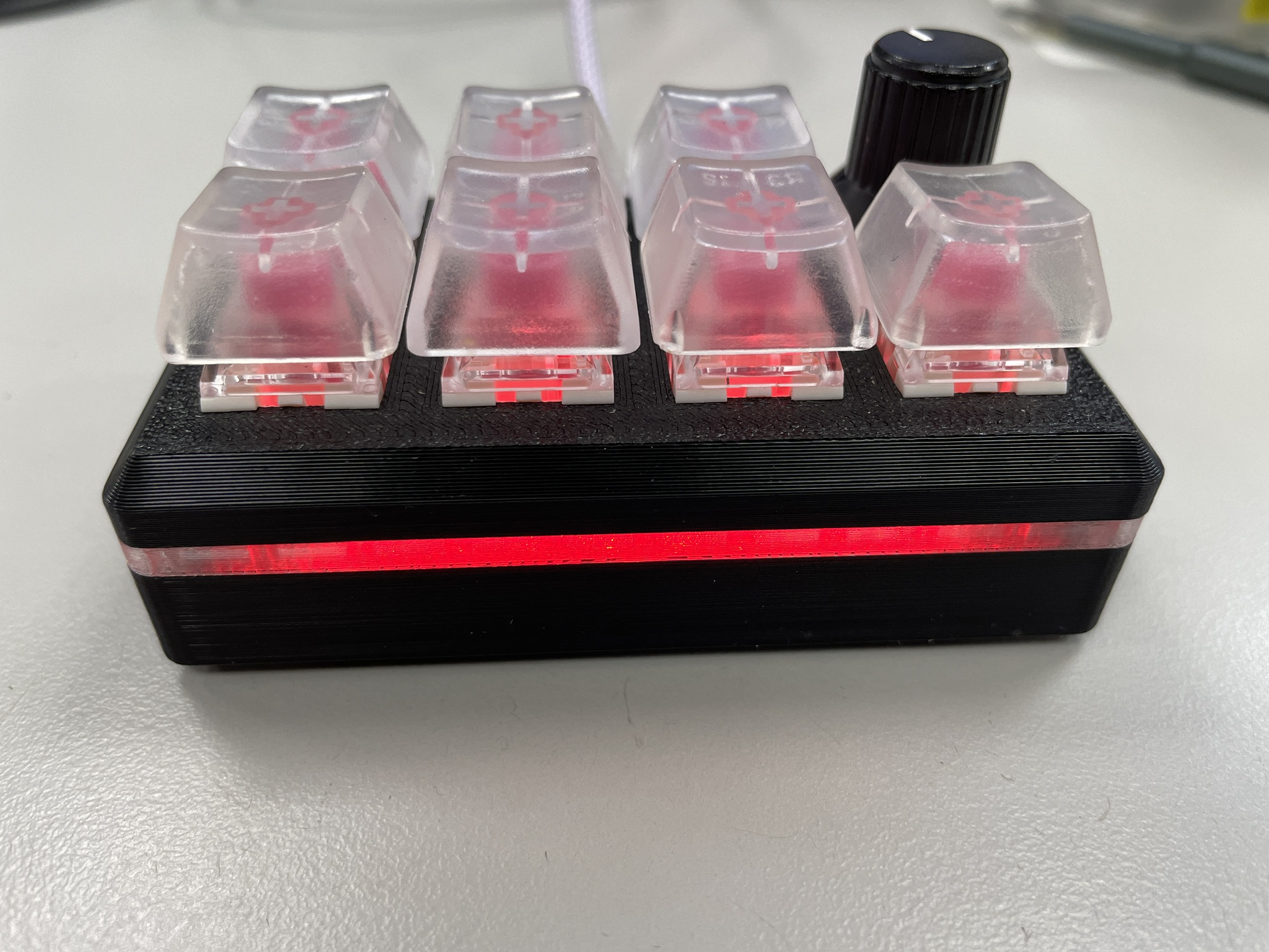 Miniatura 4 do modelo 3D A simple and compact macro keypad