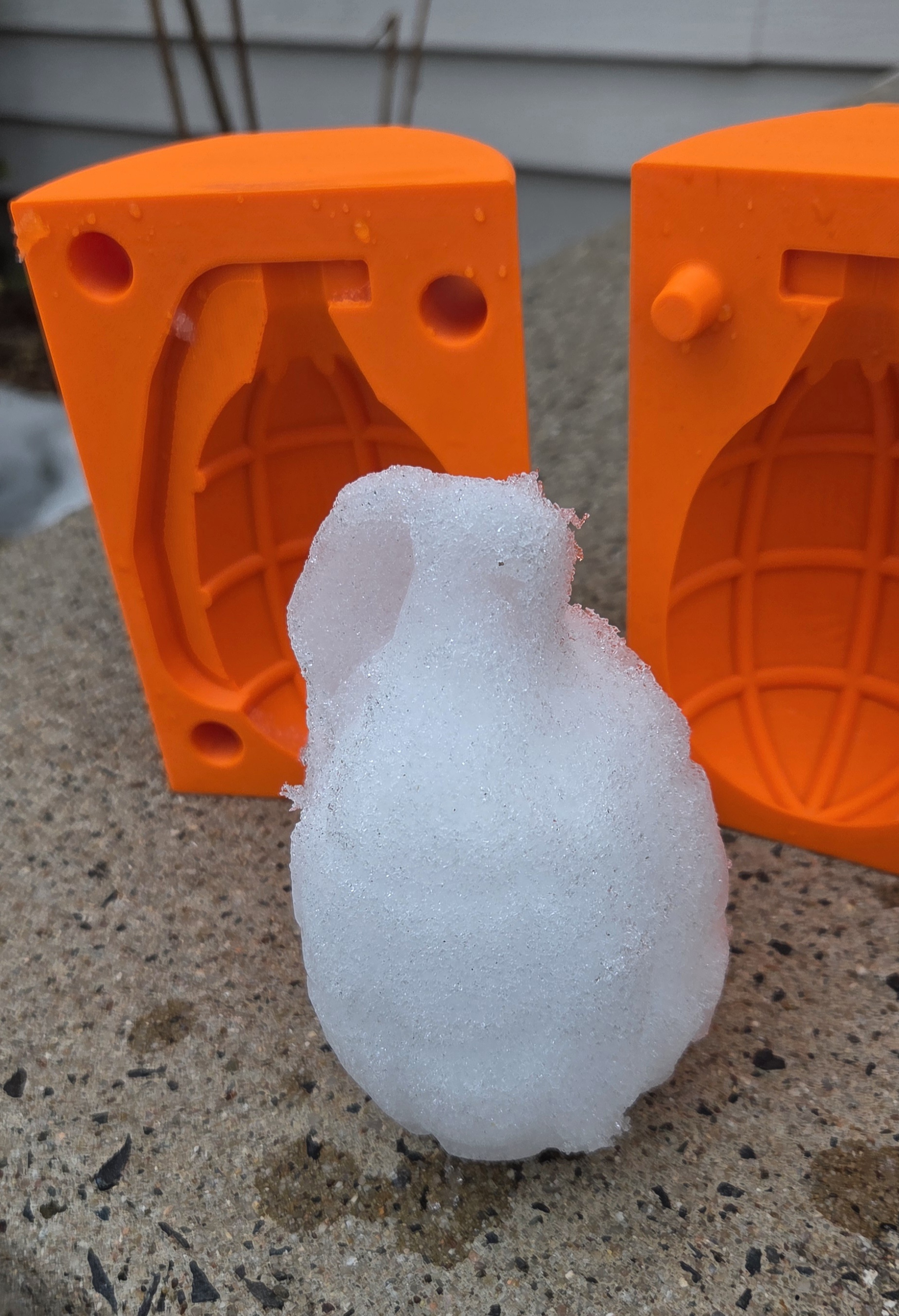 Snow Grenade Mold — miniatura 2