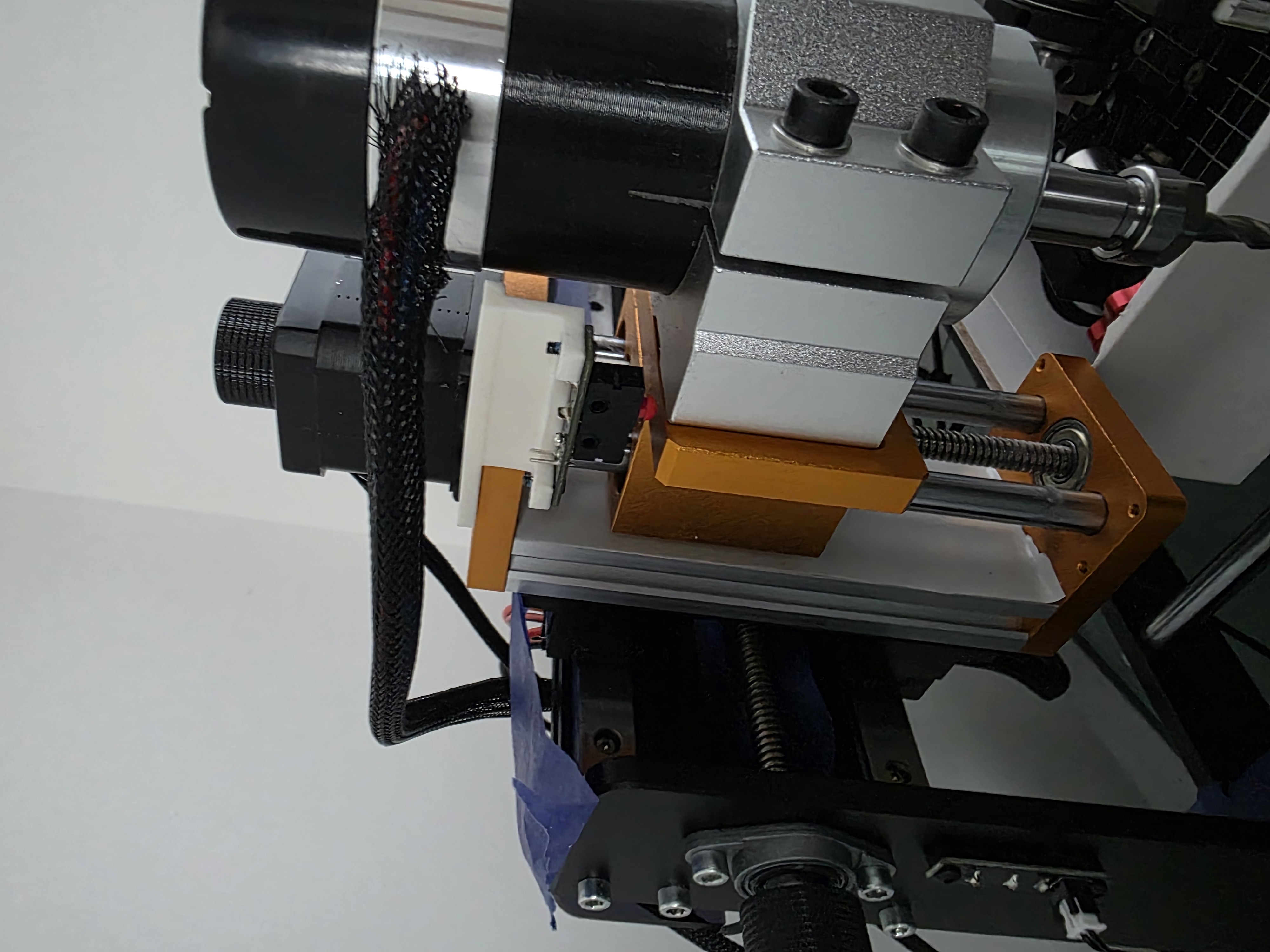 Miniatura 2 do modelo 3D CNC limit switch bracket