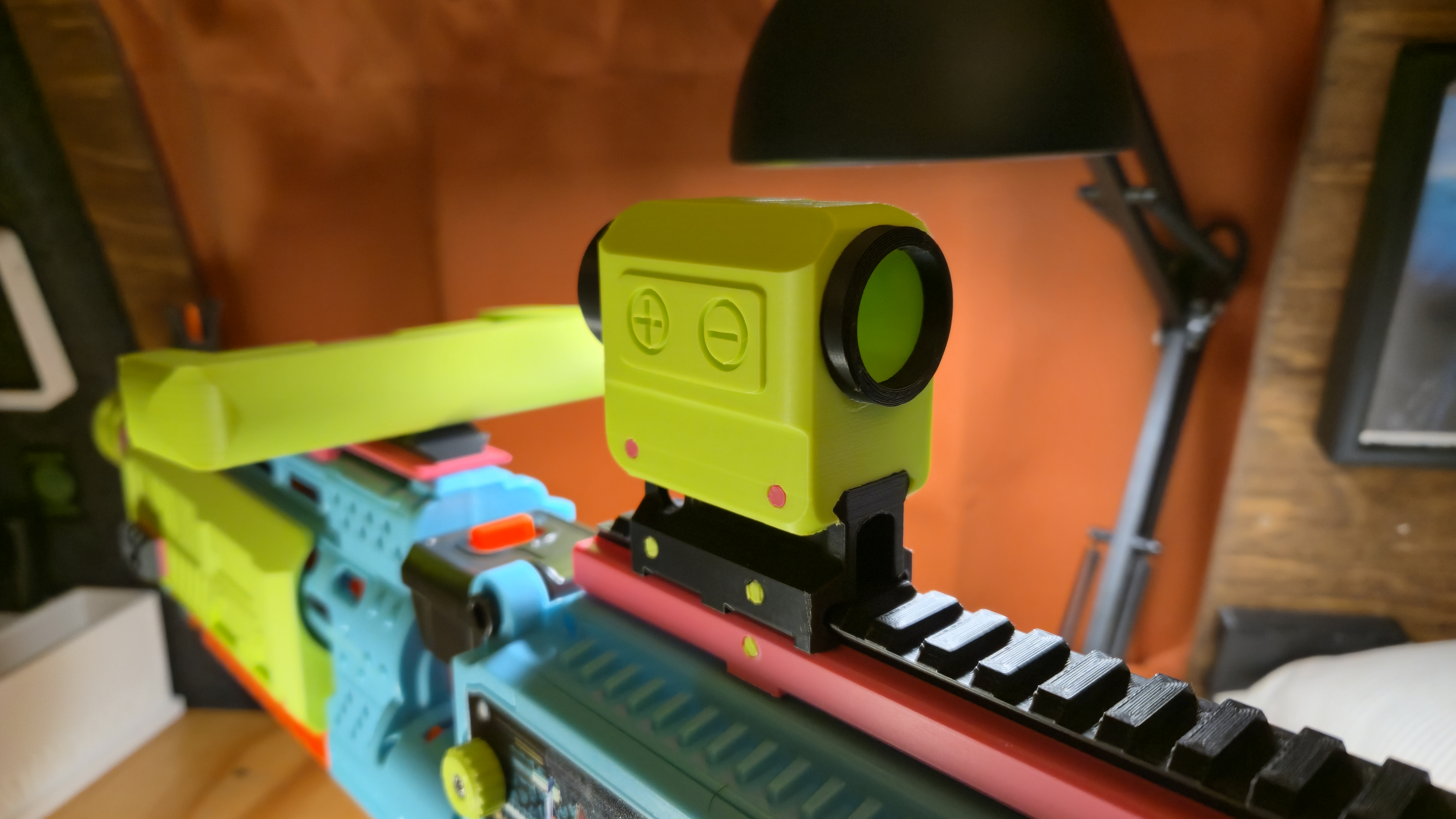 Red Dot Sight with Floating Reticle