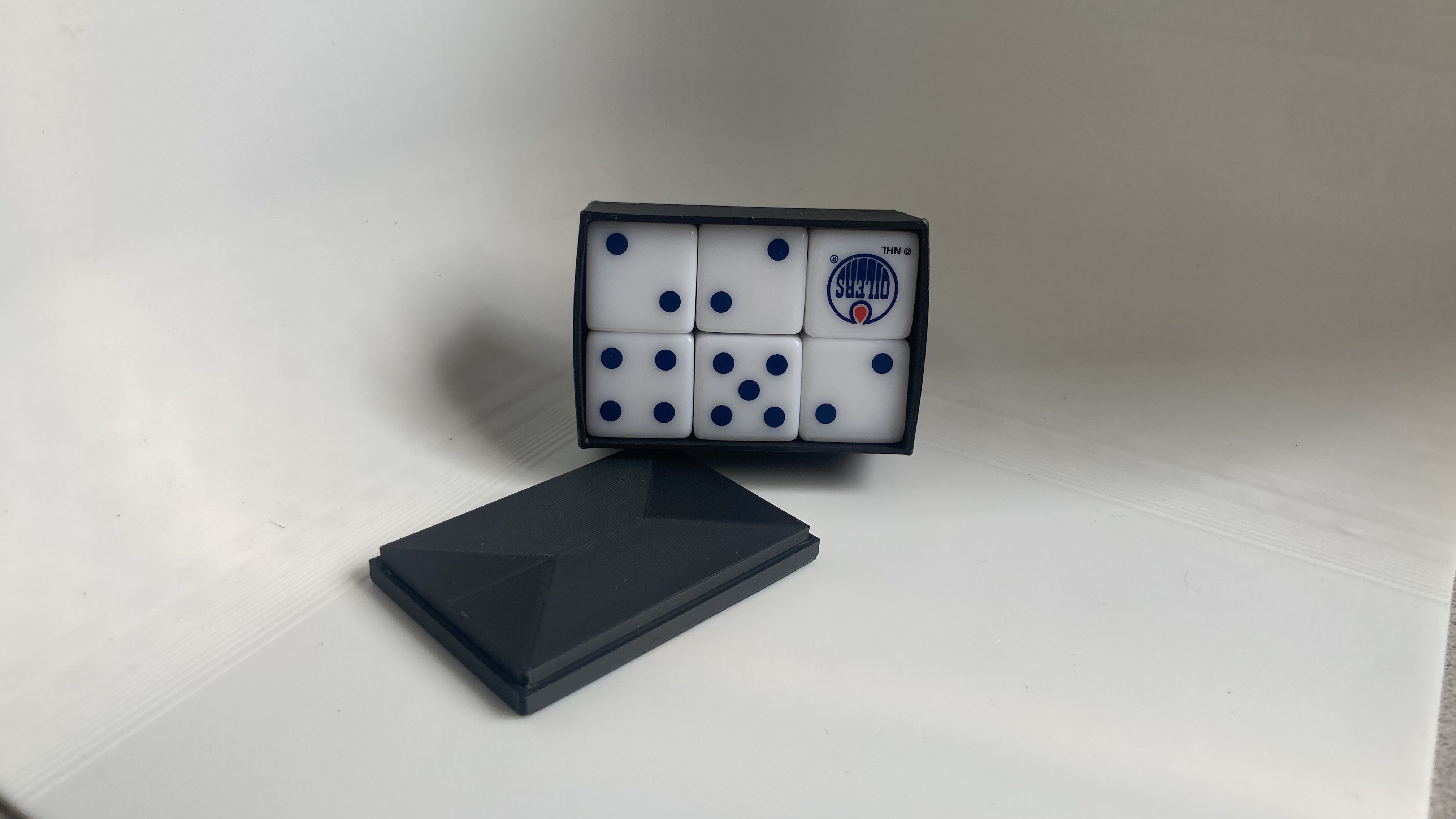 simple dice holder