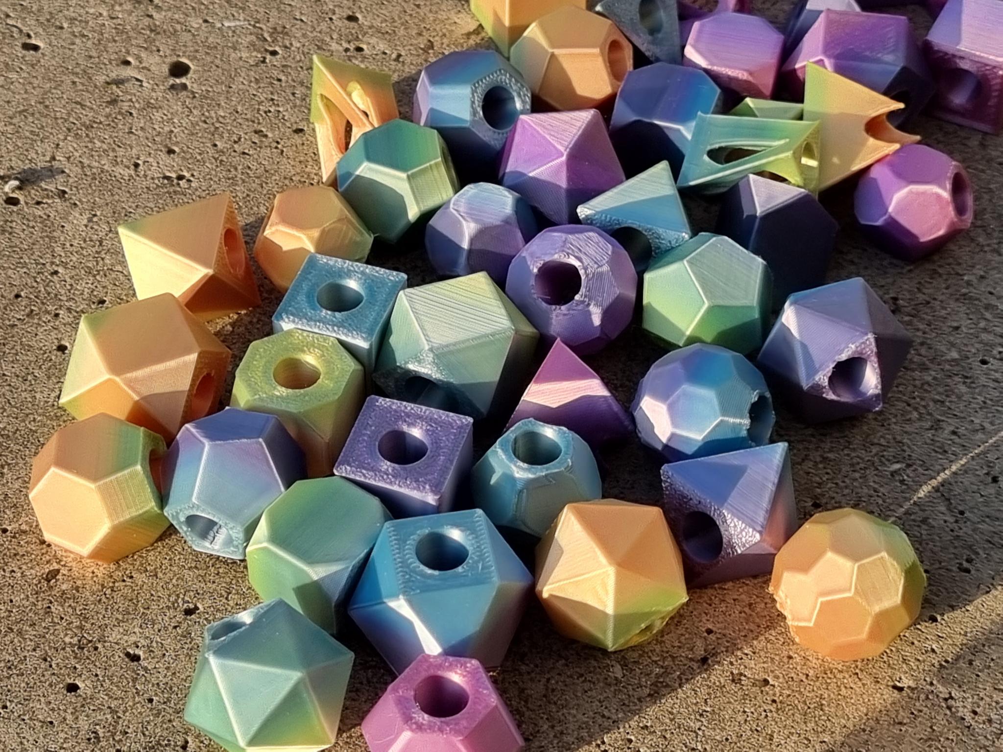 Miniatura 5 do modelo 3D math solids beads collection