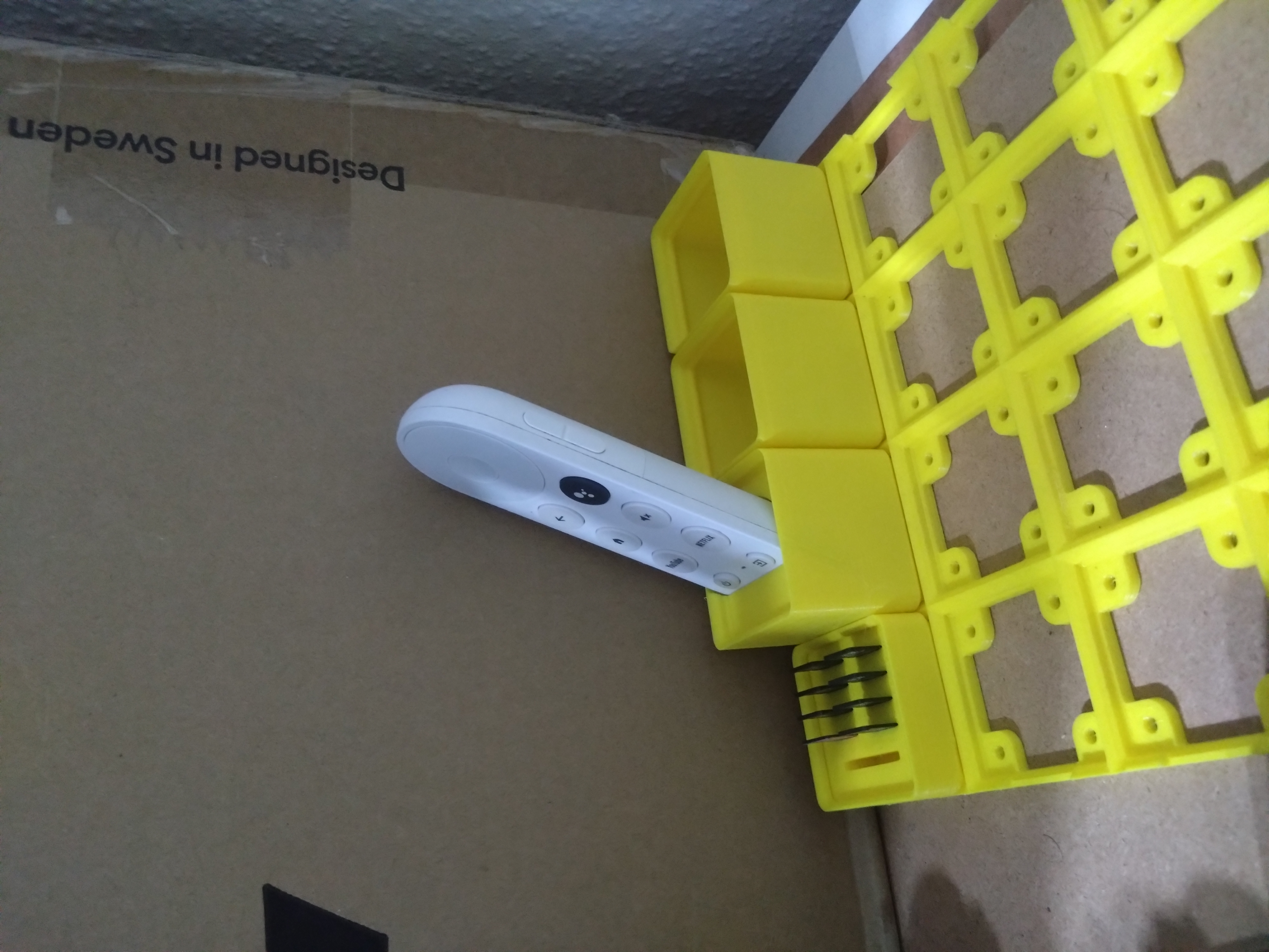 Miniatura 2 do modelo 3D Gridfinity-Compatible Chromecast Remote Holder