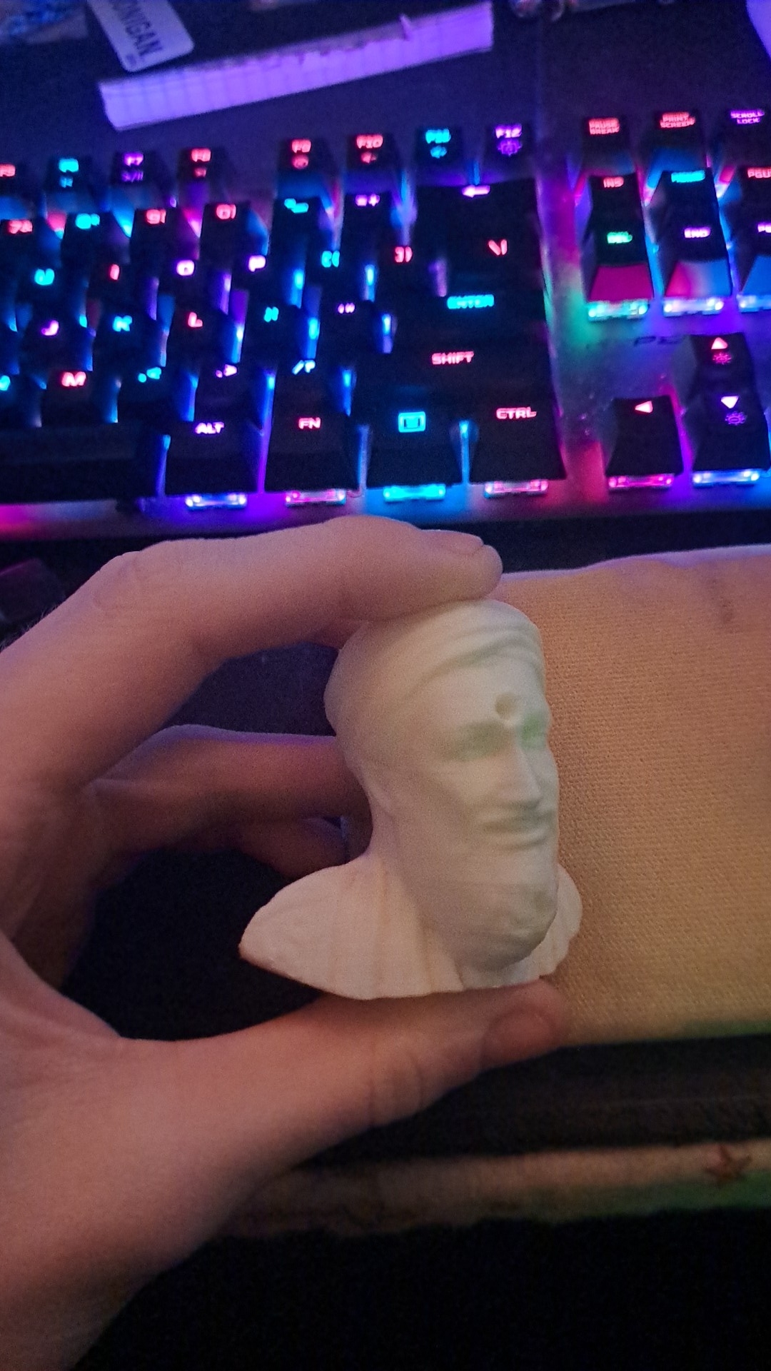 Osamamama Bust