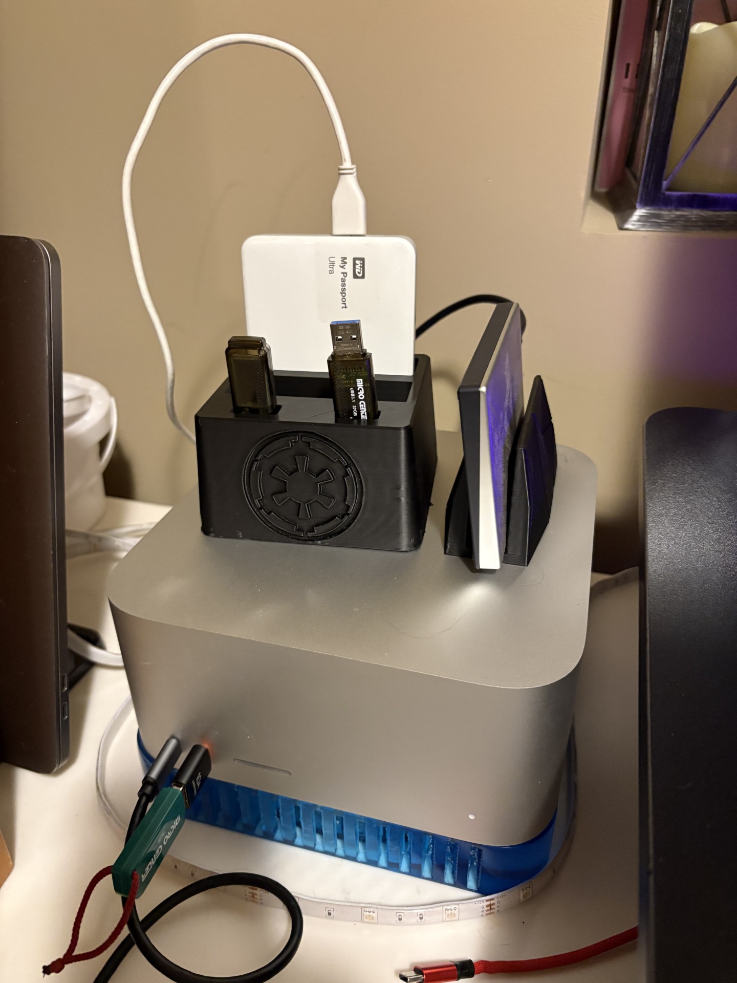 Star Wars Empire 2 external hard drive holder with 2 usb