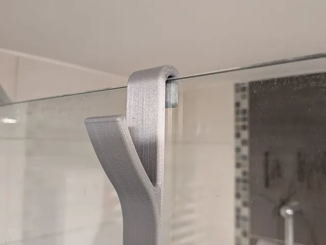 Handtuchhalter für die Glasscheibe der Dusche