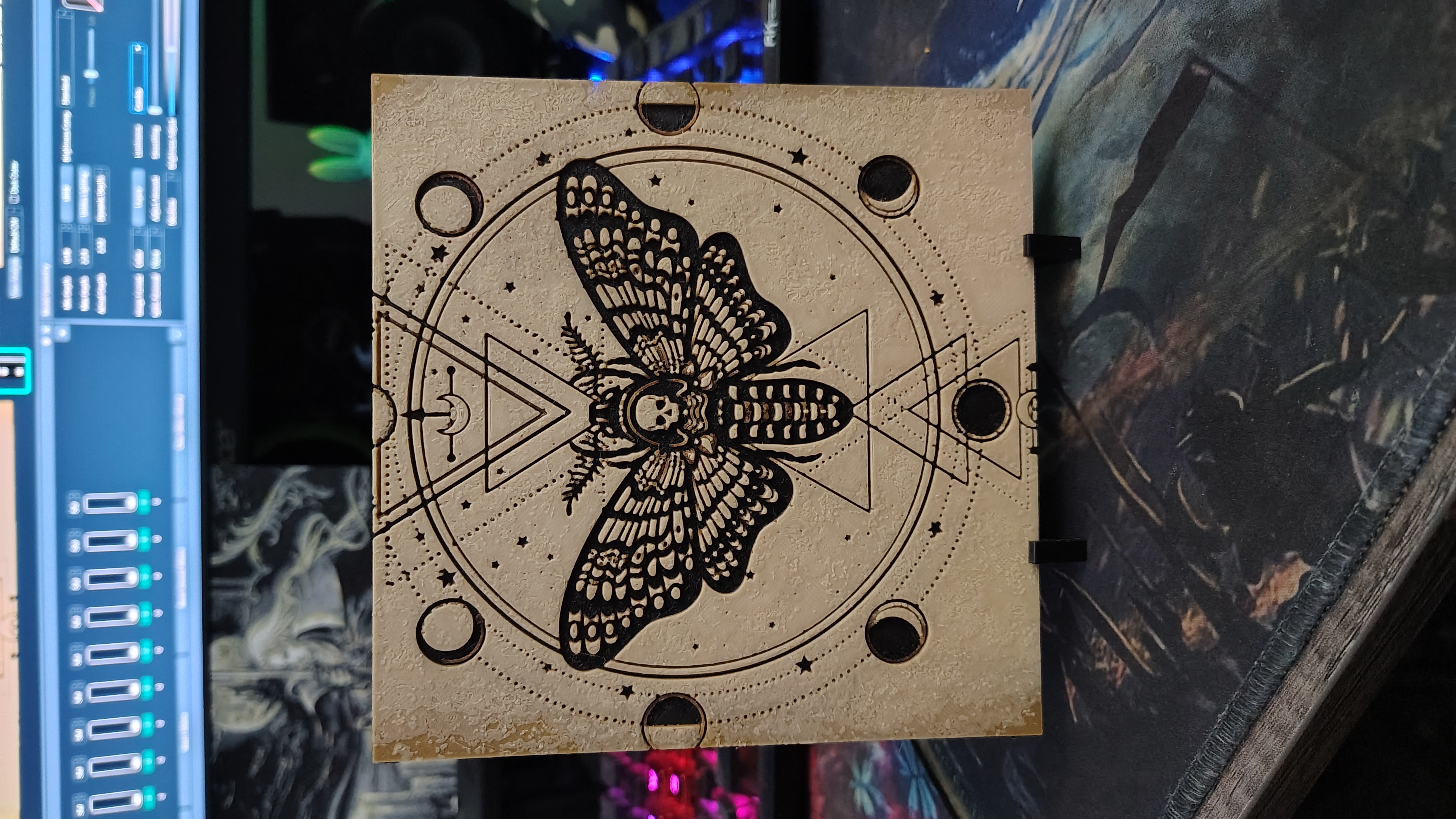 Death's Head Moth #2 Hueforge