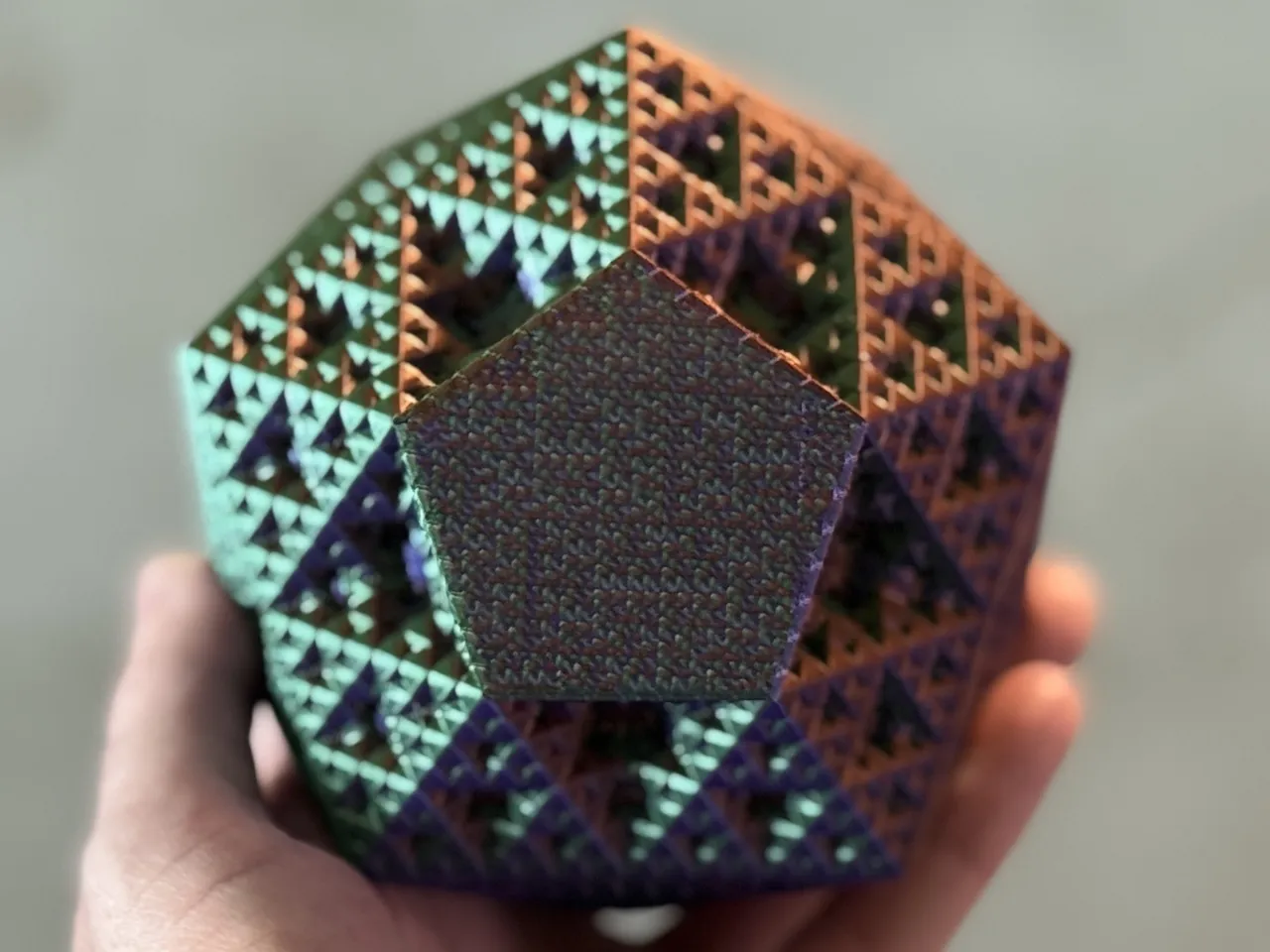 Sierpiński Icosahedron Fractal Sculpture - Level 4 (With Base) (No