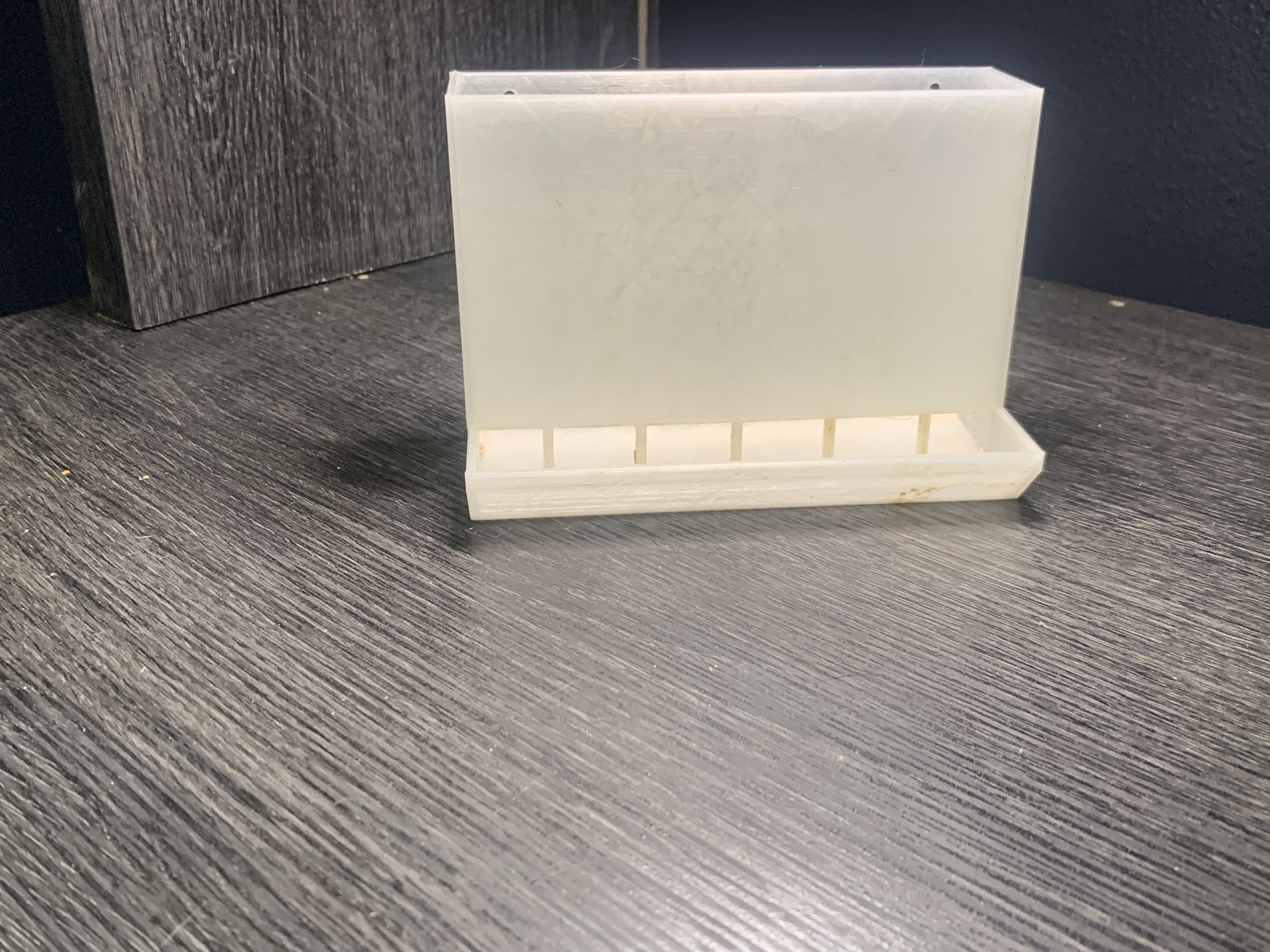 chicken feeder — miniatura 3