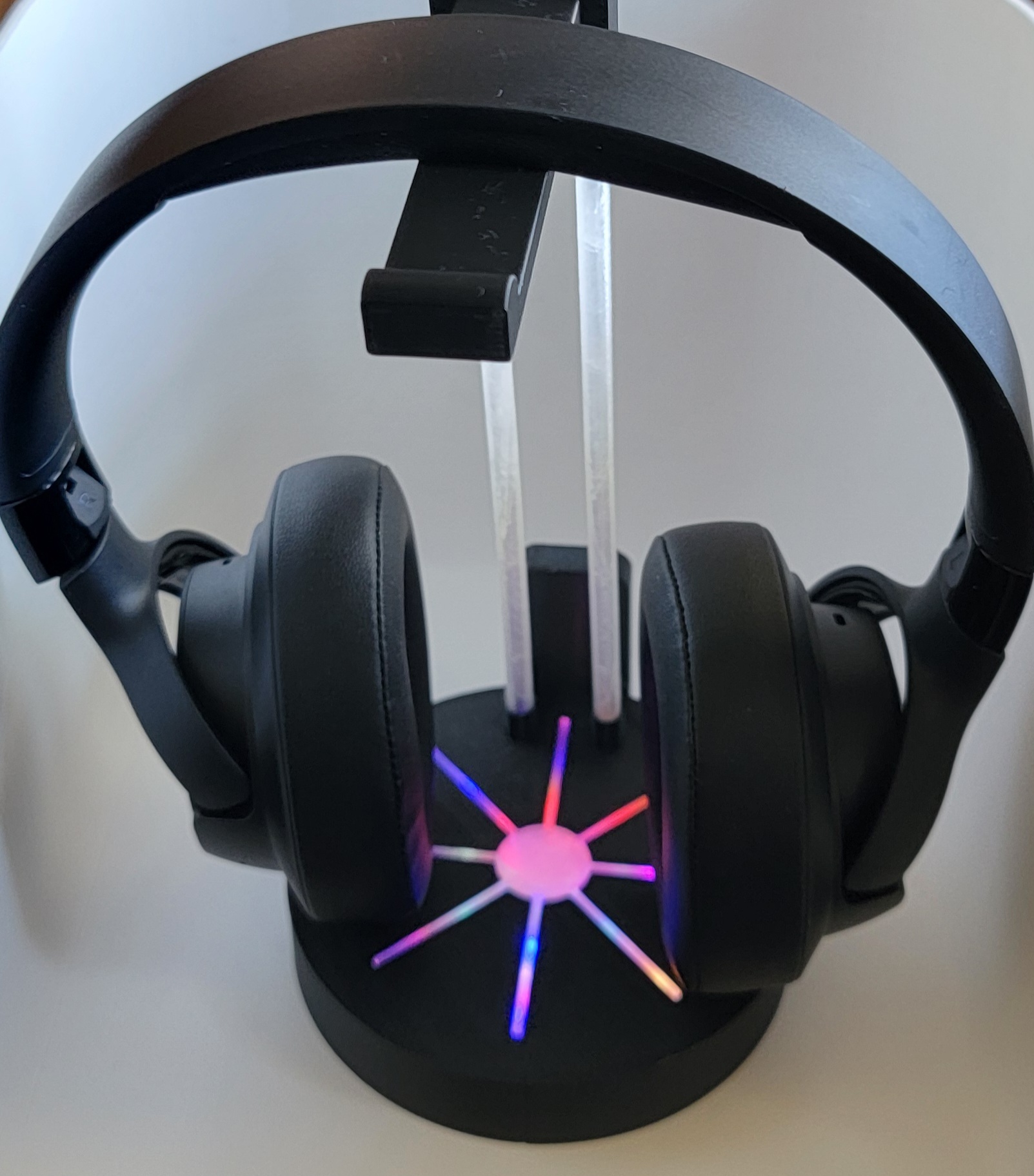 Headphone Stand with Multiple Lighting Options