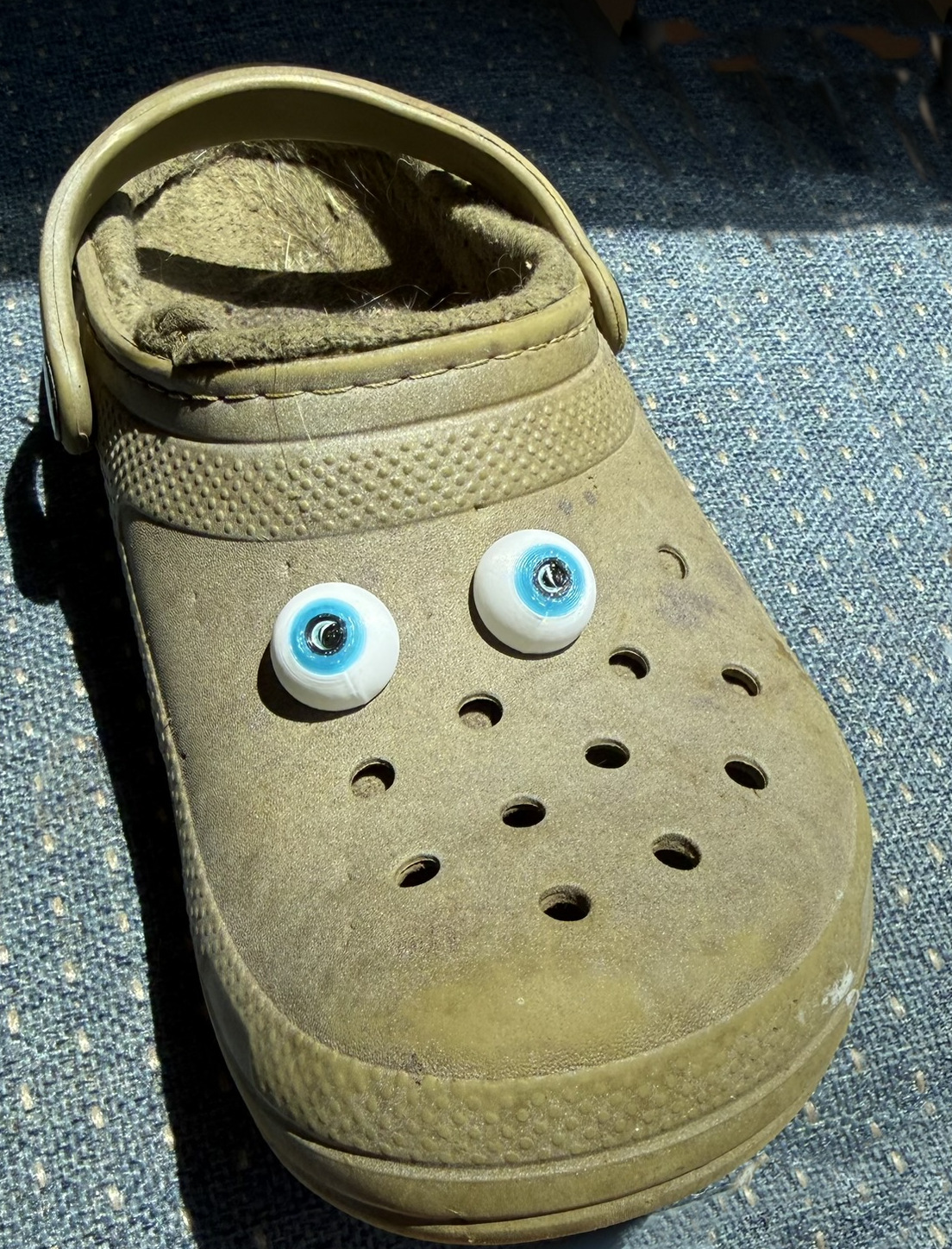 Eyes for your Clogs