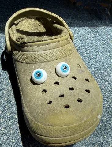 Eyes for your Clogs