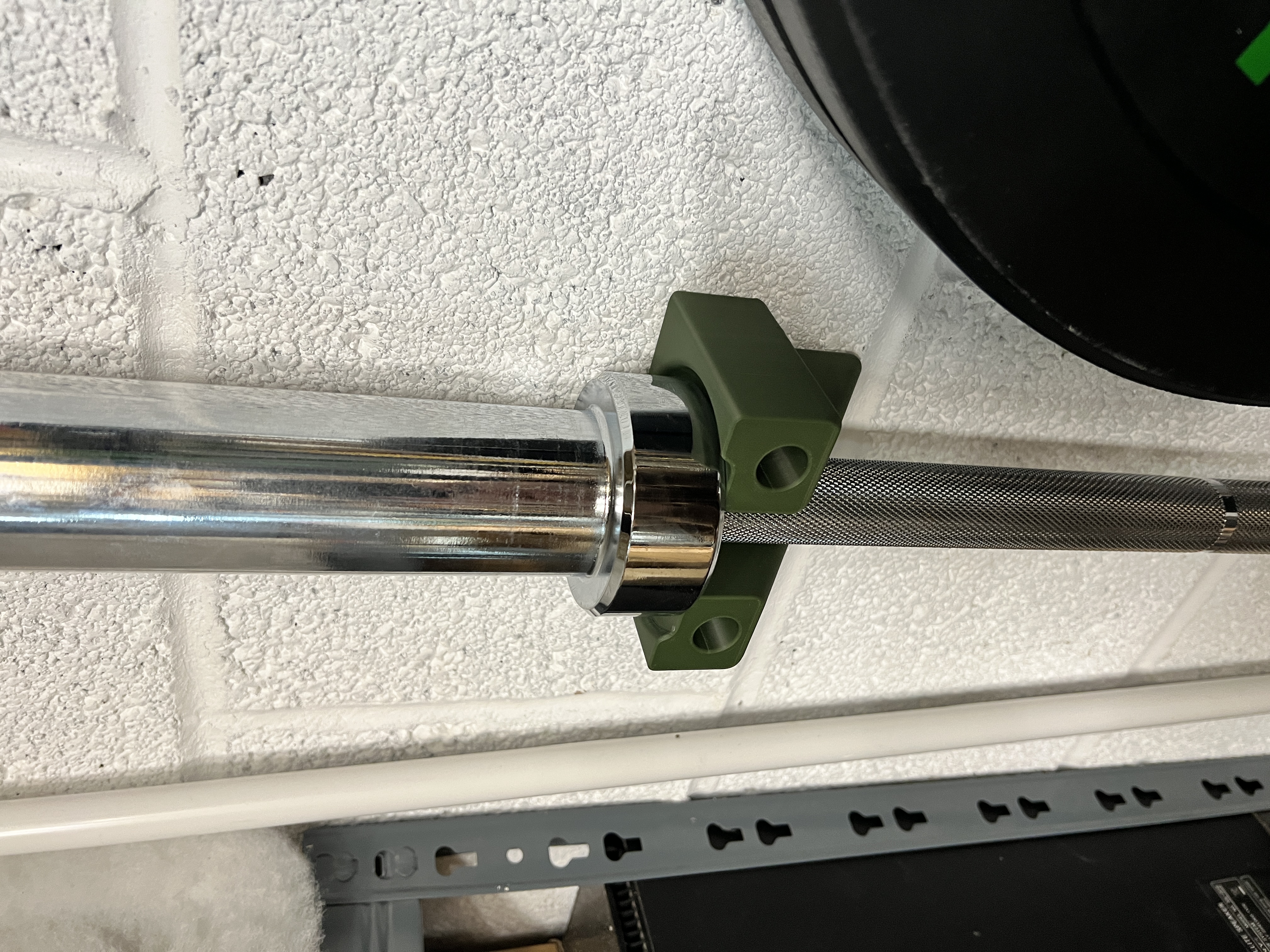 Wall‑Mounted Olympic Barbell Holder & Bumper — miniatura 3