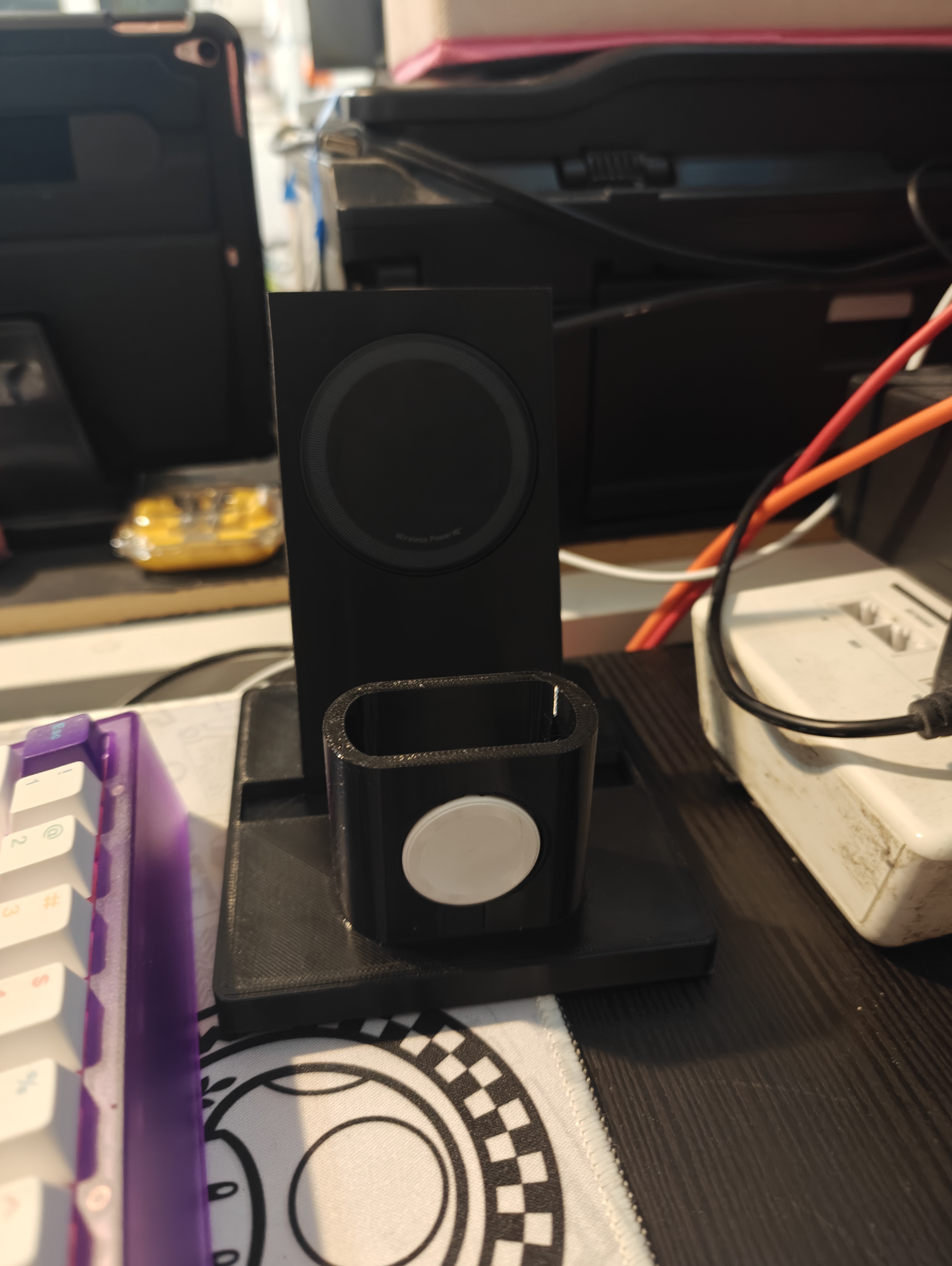 apple watch and anker qi2 wireless stand