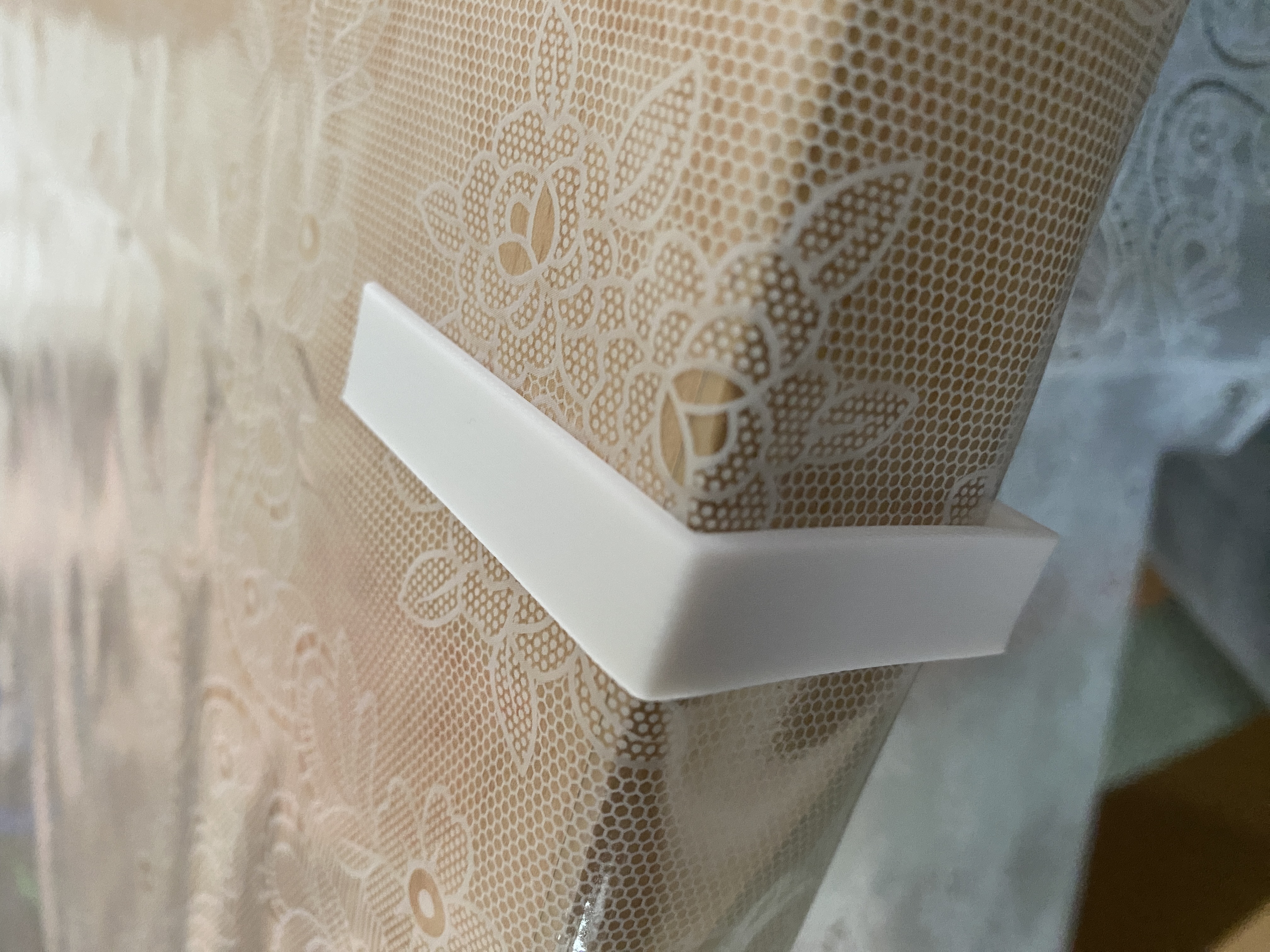 Tablecloth clip, svorka na ubrus