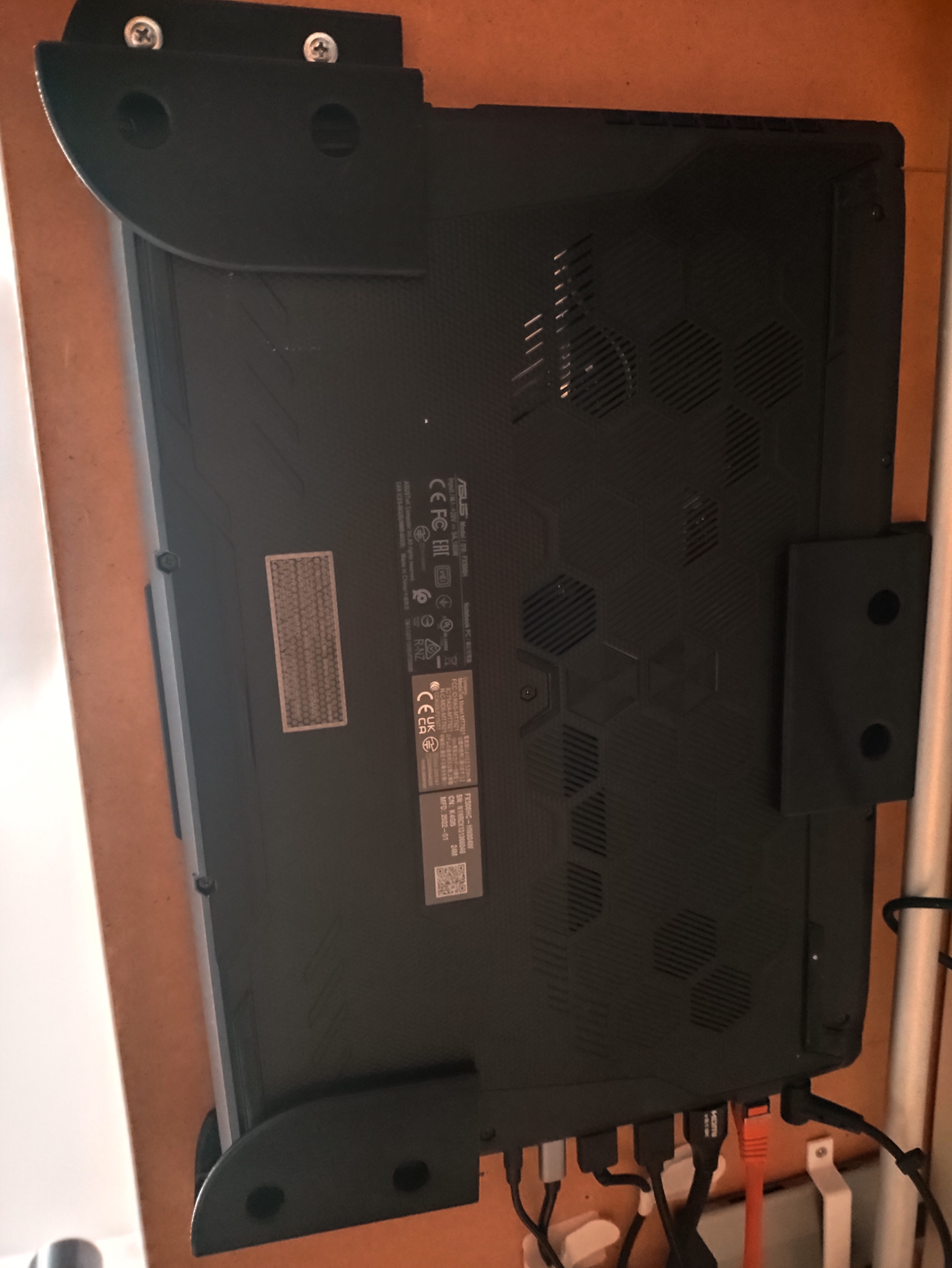 Robust under desk laptop mount